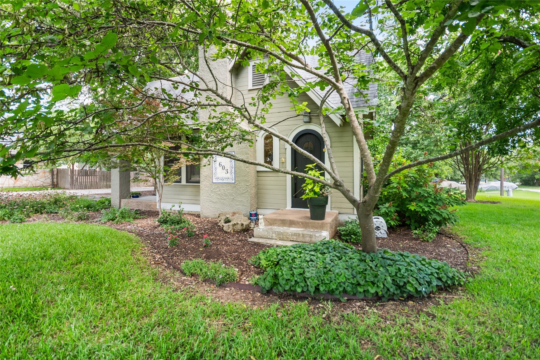 603 E Liberty Ave, Round Rock, TX 78664