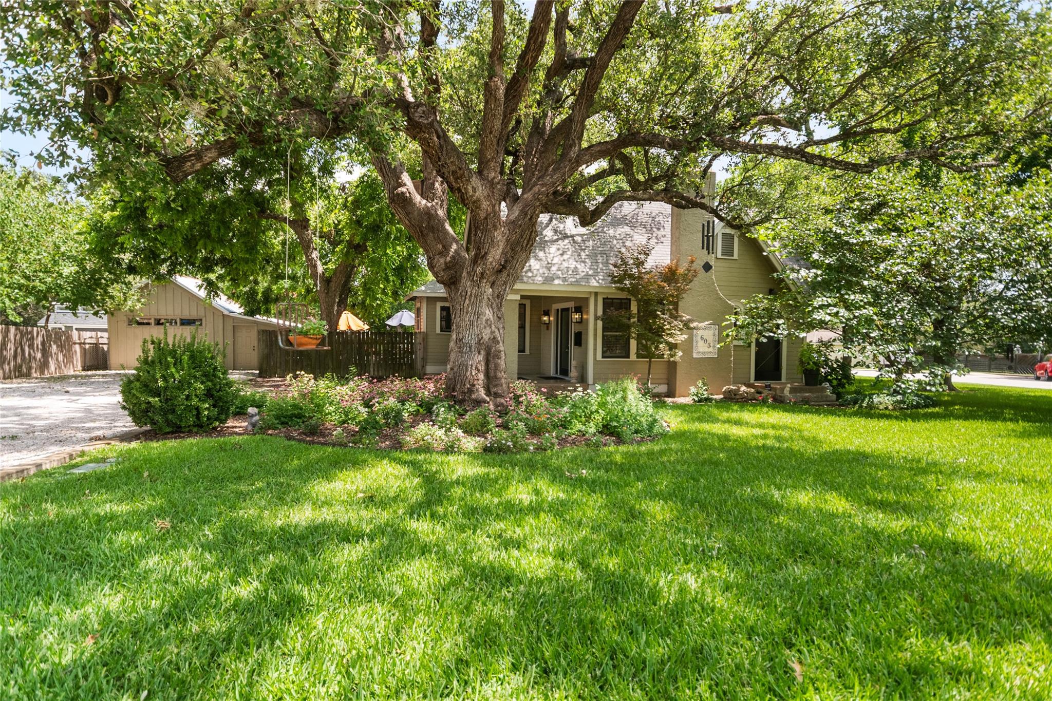 603 E Liberty Ave, Round Rock, TX 78664