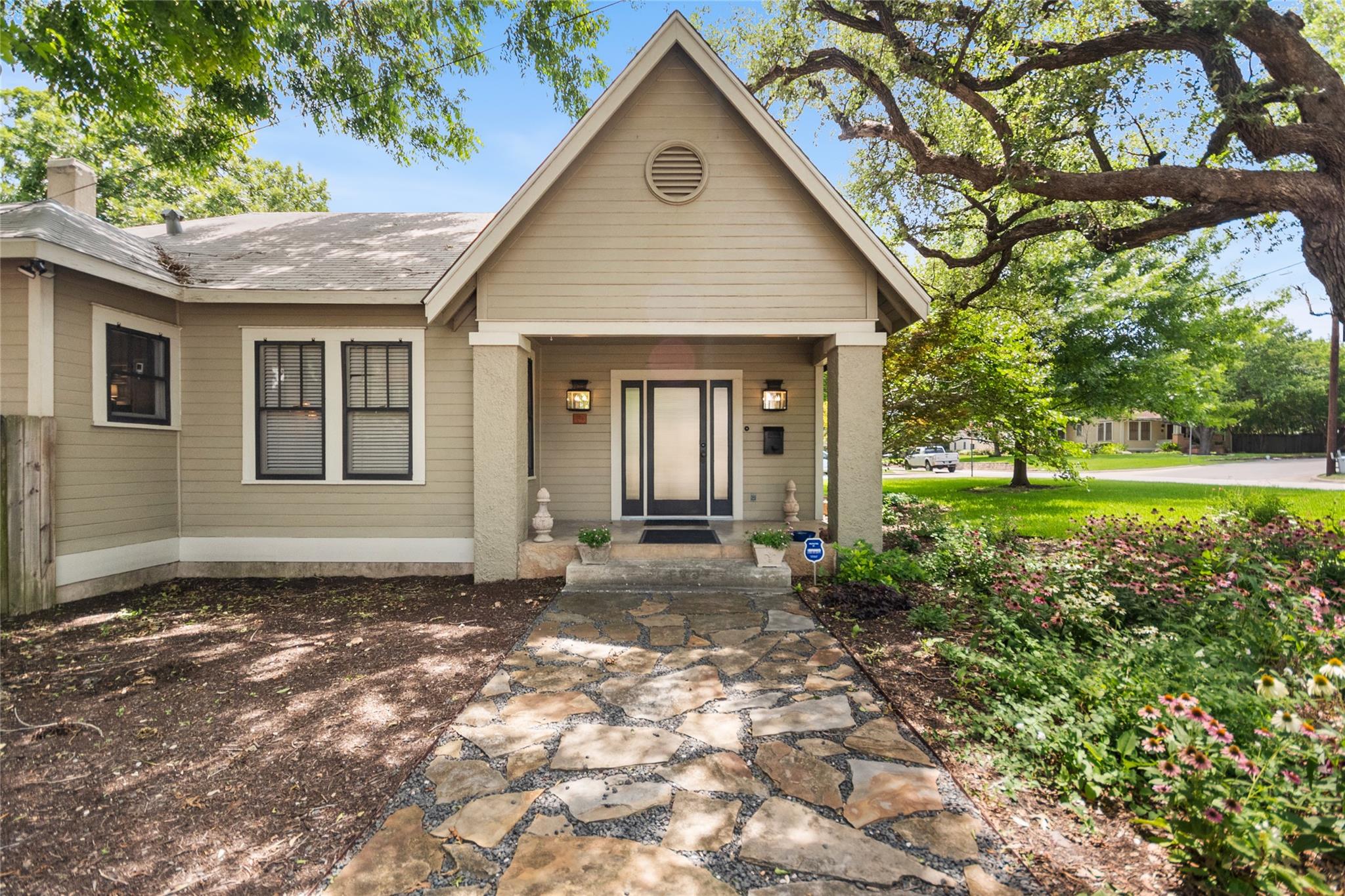 603 E Liberty Ave, Round Rock, TX 78664