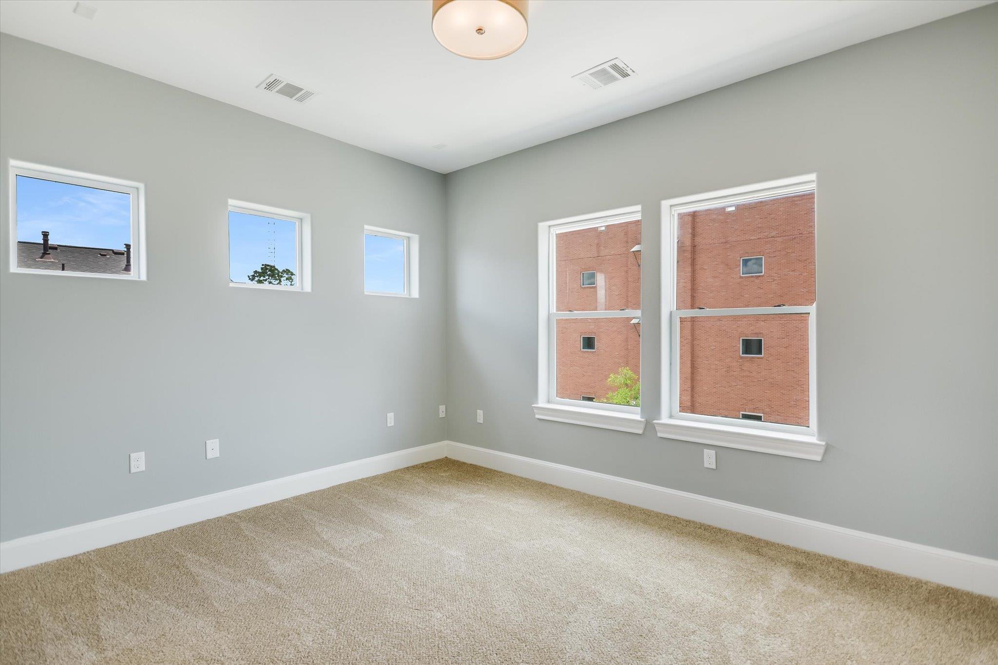 1023 Juniper St, Austin, TX 78702