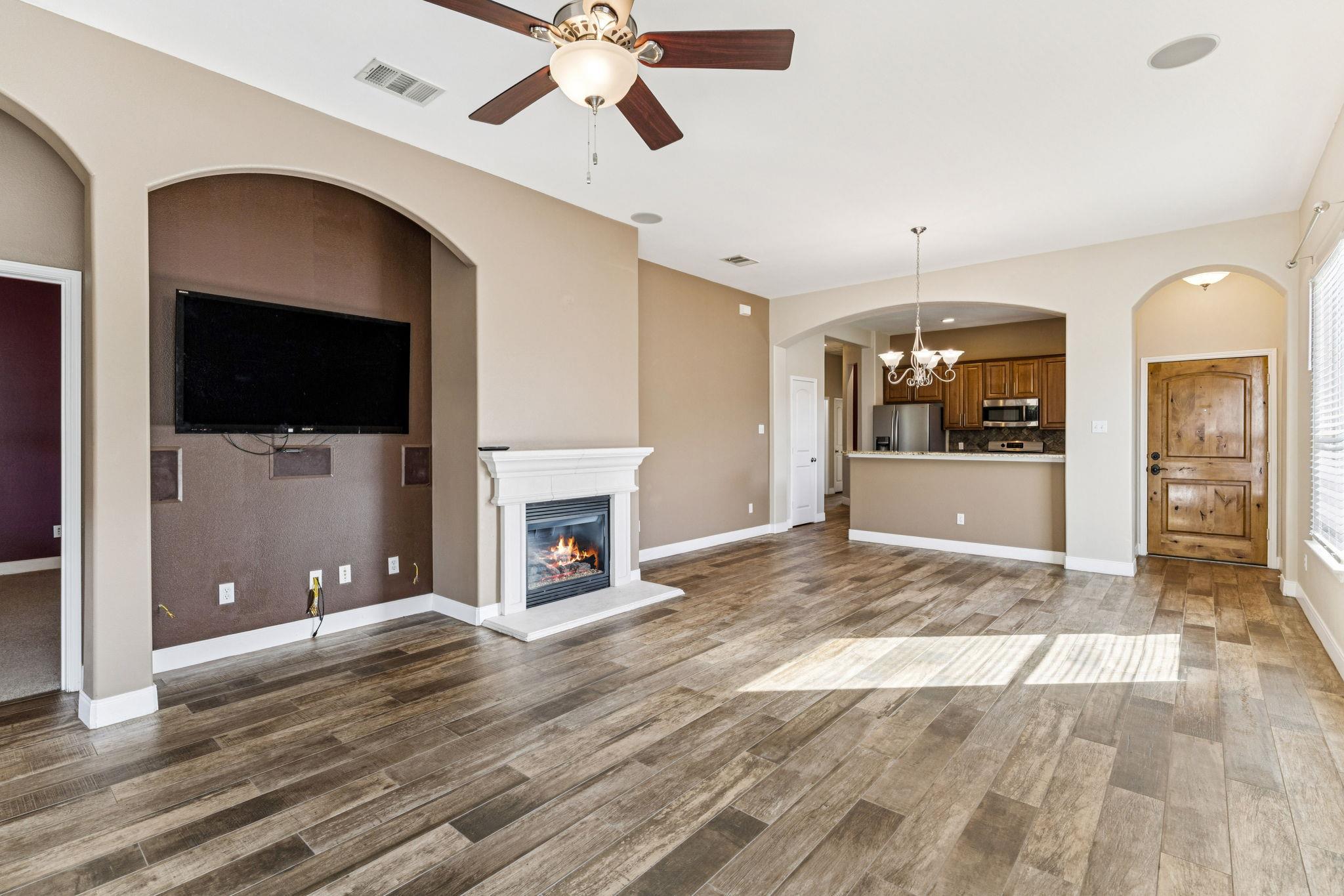 2210 Onion Creek Pkwy # 401, Austin, TX 78747