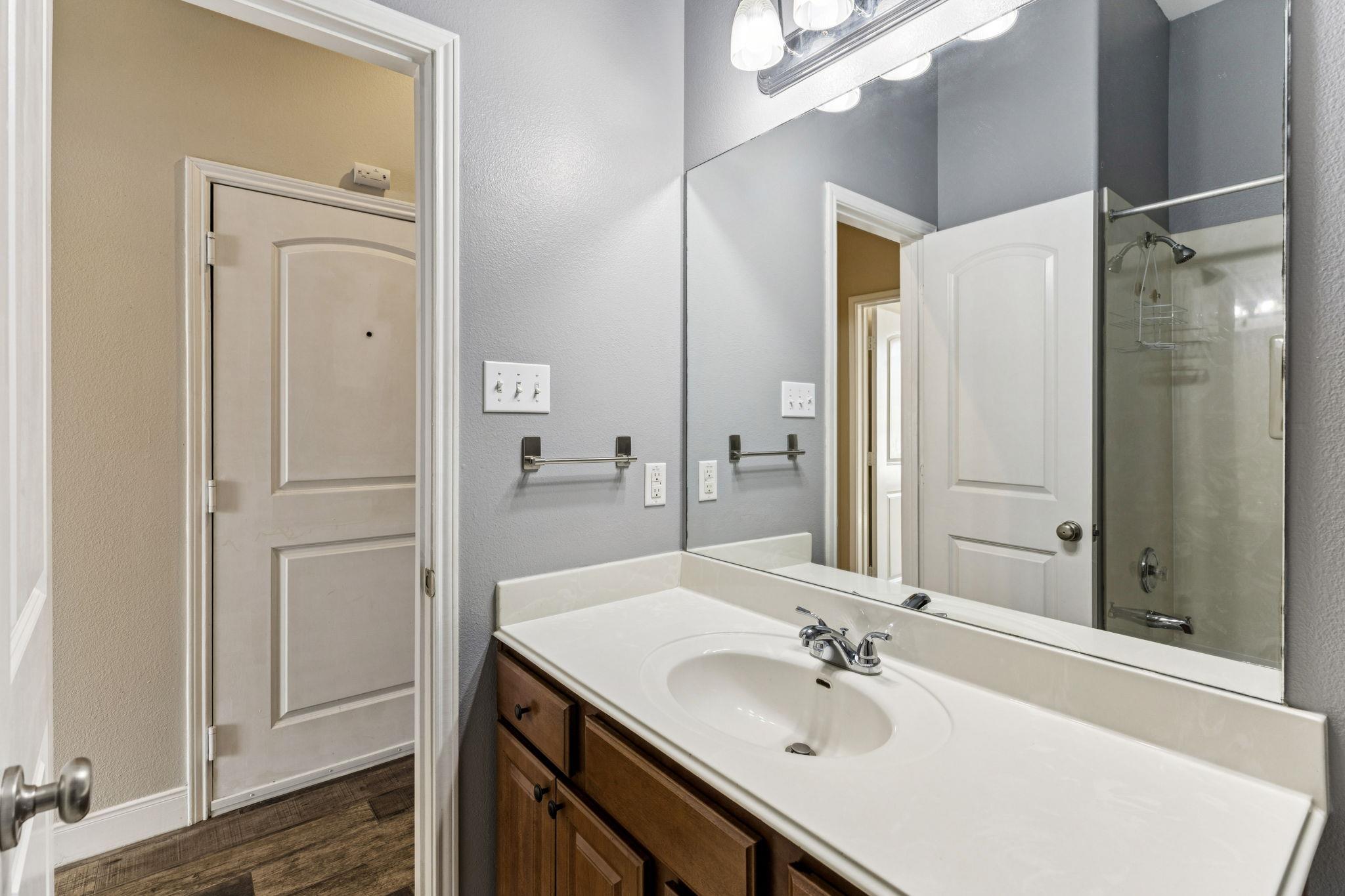 2210 Onion Creek Pkwy # 401, Austin, TX 78747