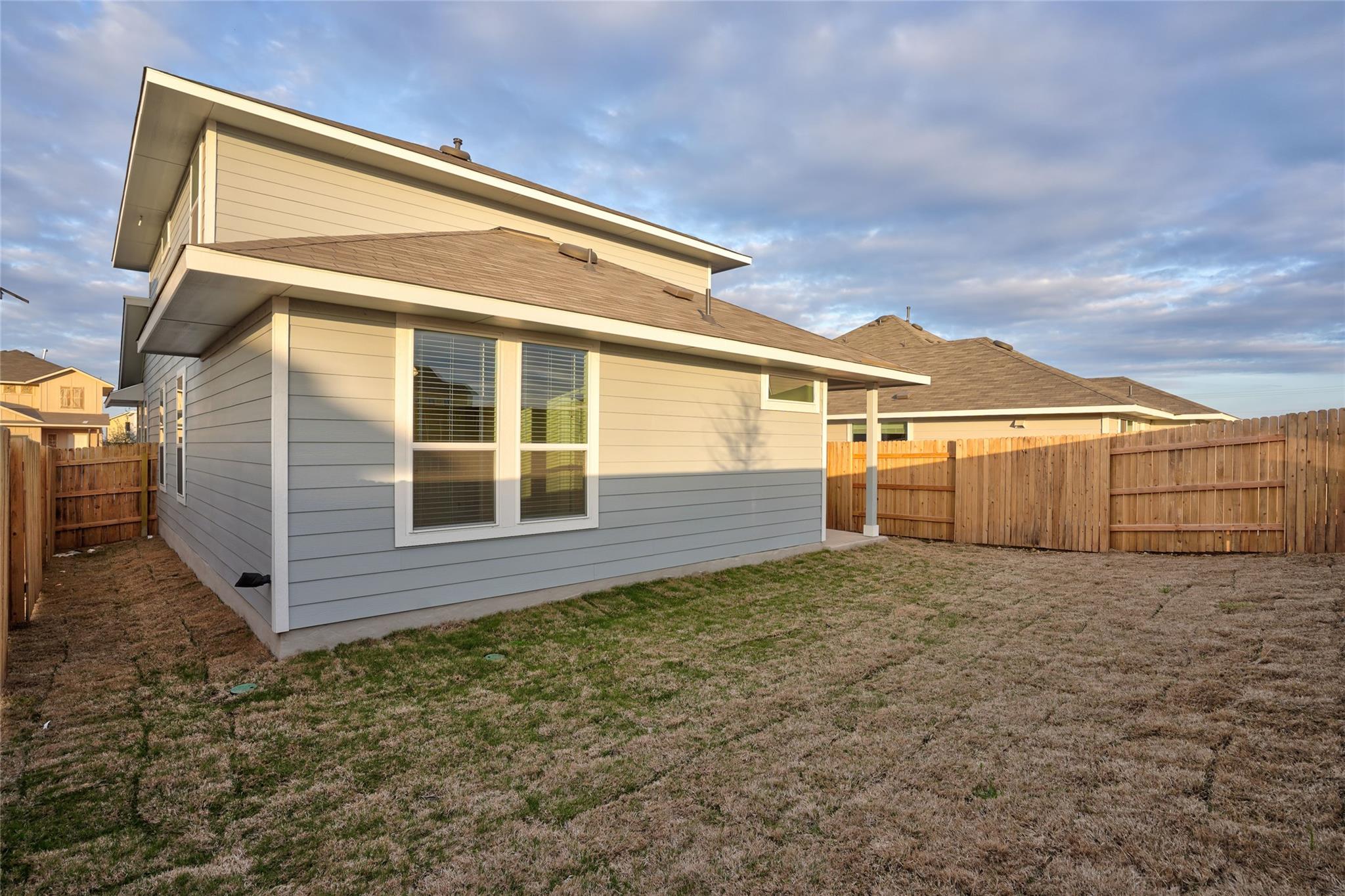 135 Living Reef Dr, Maxwell, TX 78656