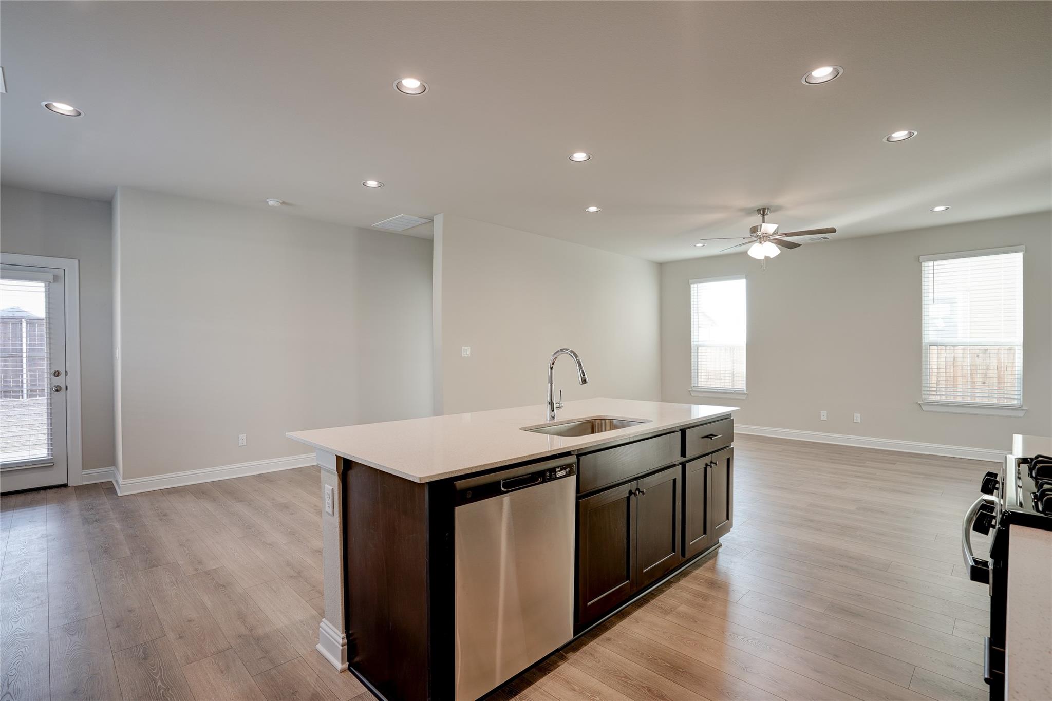 135 Living Reef Dr, Maxwell, TX 78656