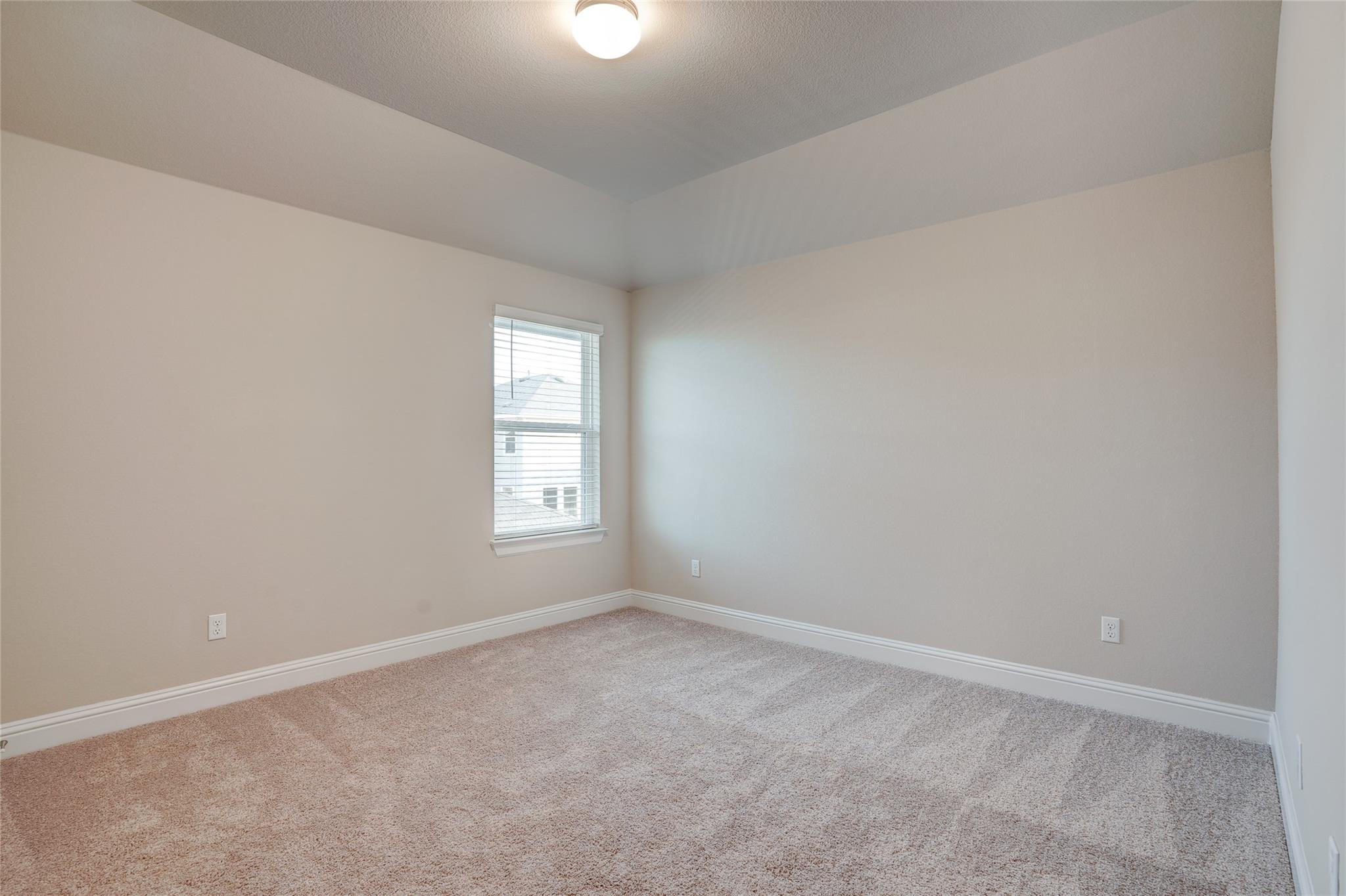 135 Living Reef Dr, Maxwell, TX 78656