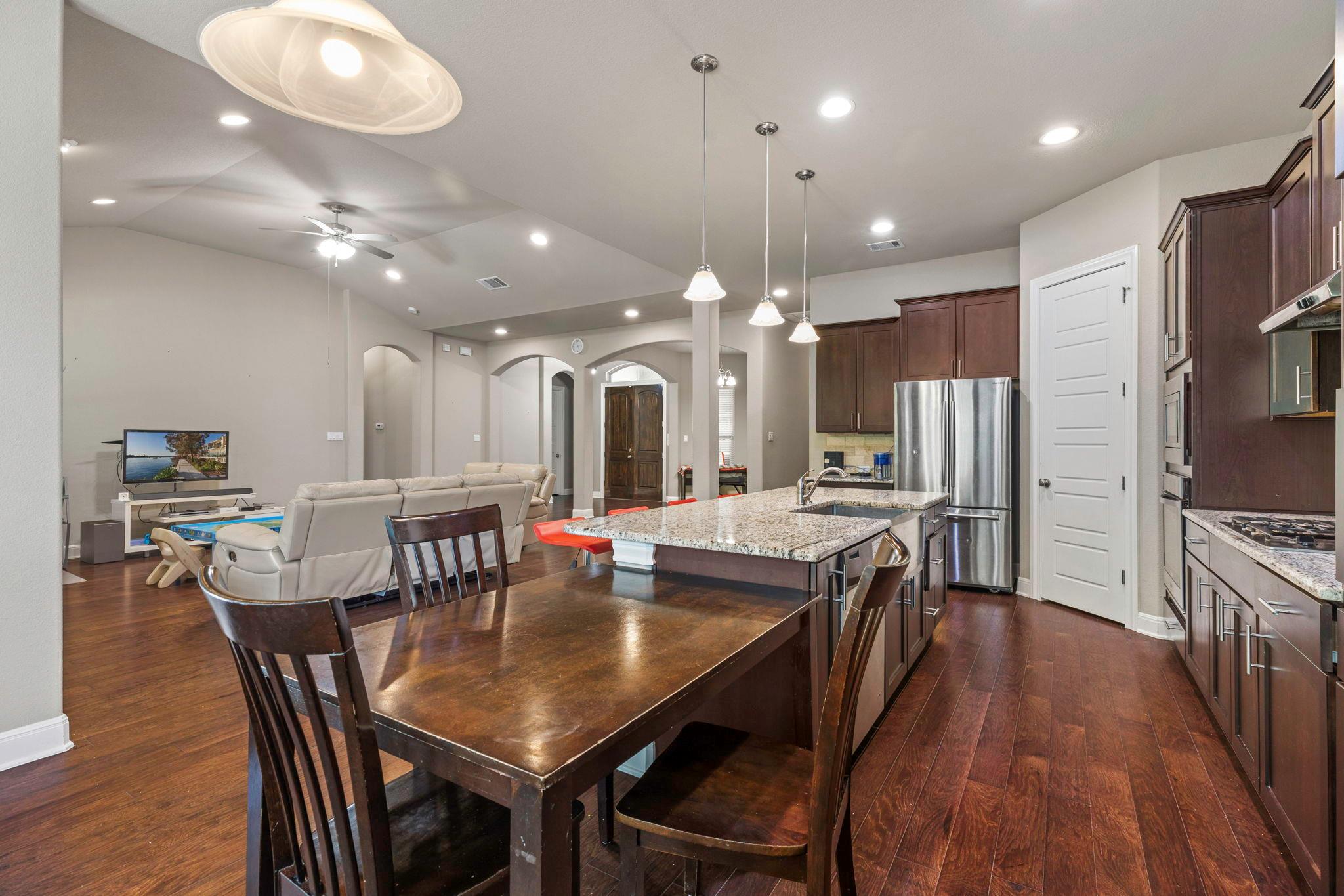 22409 Rock Wren Rd, Spicewood, TX 78669