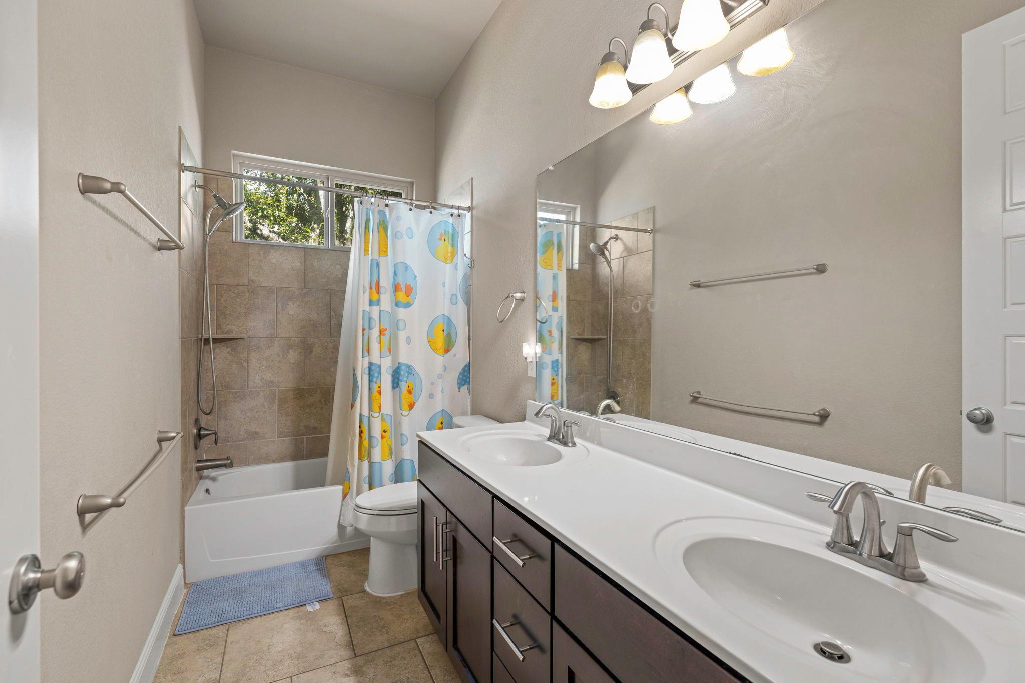 22409 Rock Wren Rd, Spicewood, TX 78669