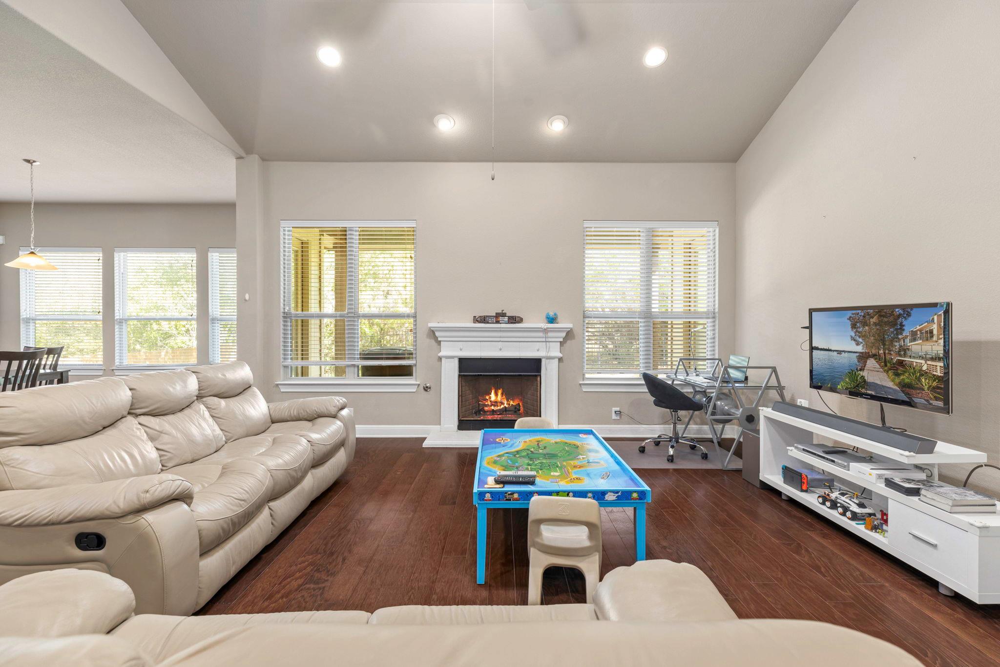 22409 Rock Wren Rd, Spicewood, TX 78669
