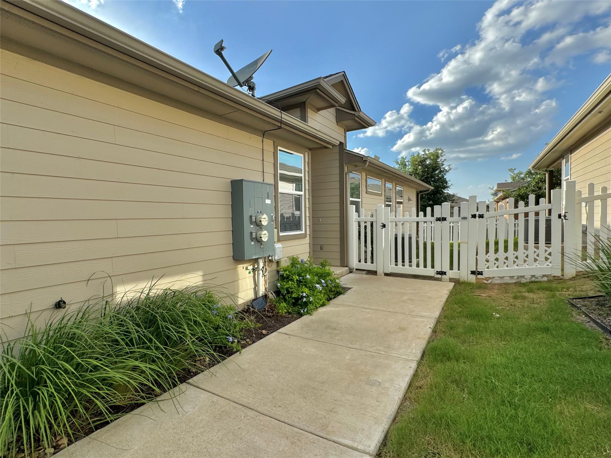 1701 Logan Dr # 19, Round Rock, TX 78664