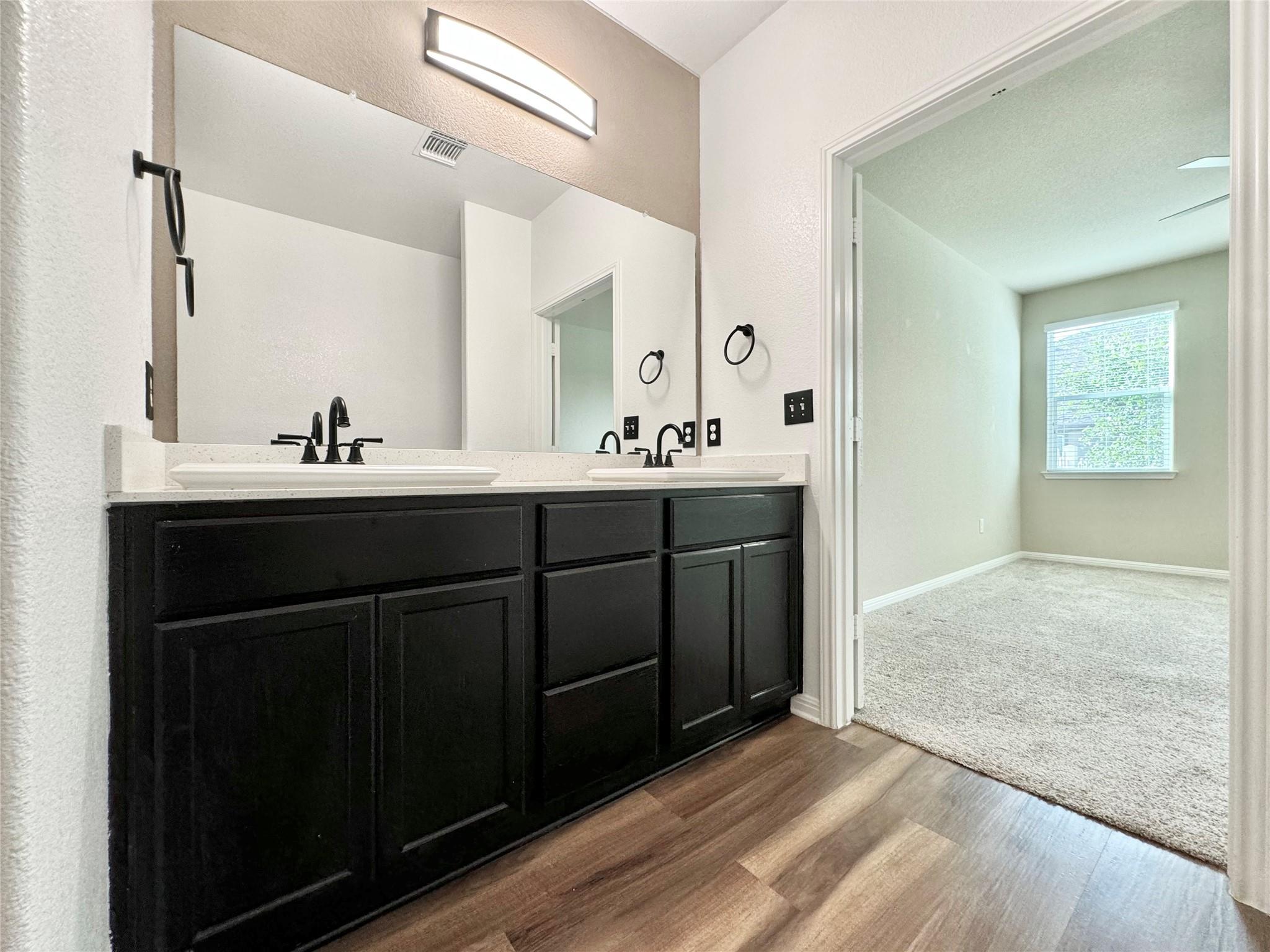 1701 Logan Dr # 19, Round Rock, TX 78664
