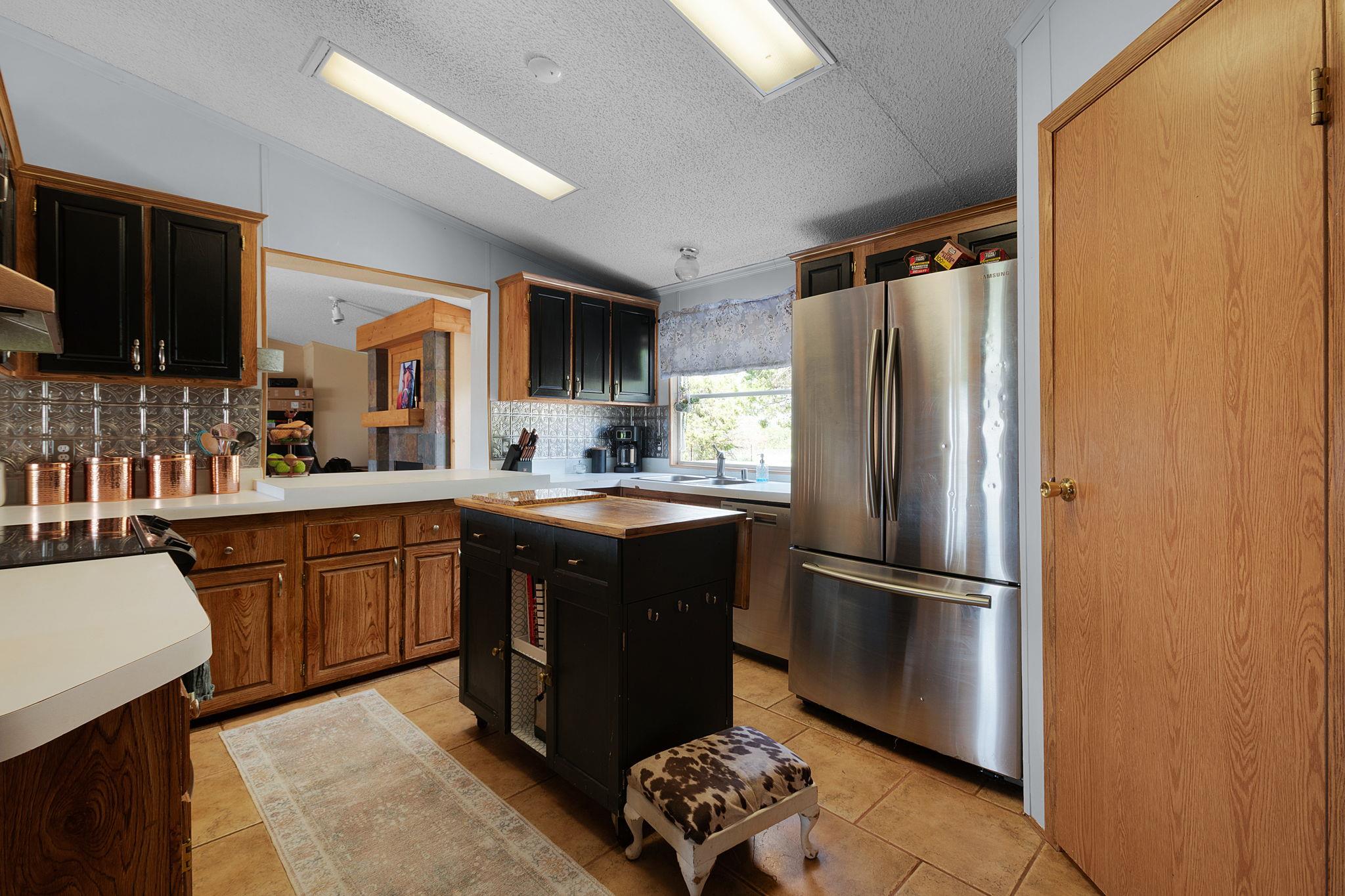 635 Ramms Dr, Florence, TX 76527