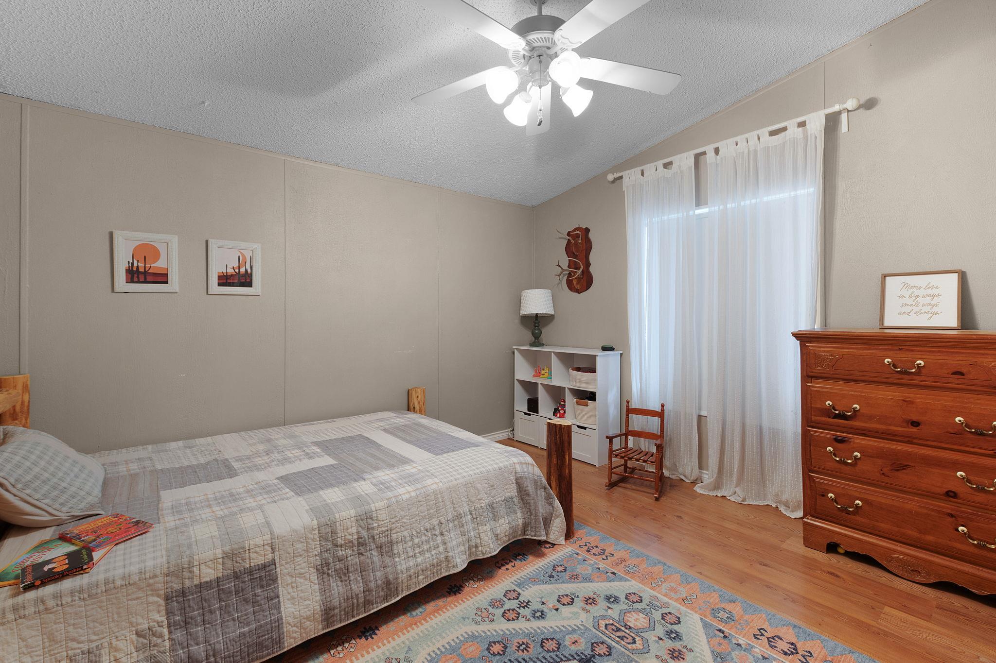 635 Ramms Dr, Florence, TX 76527