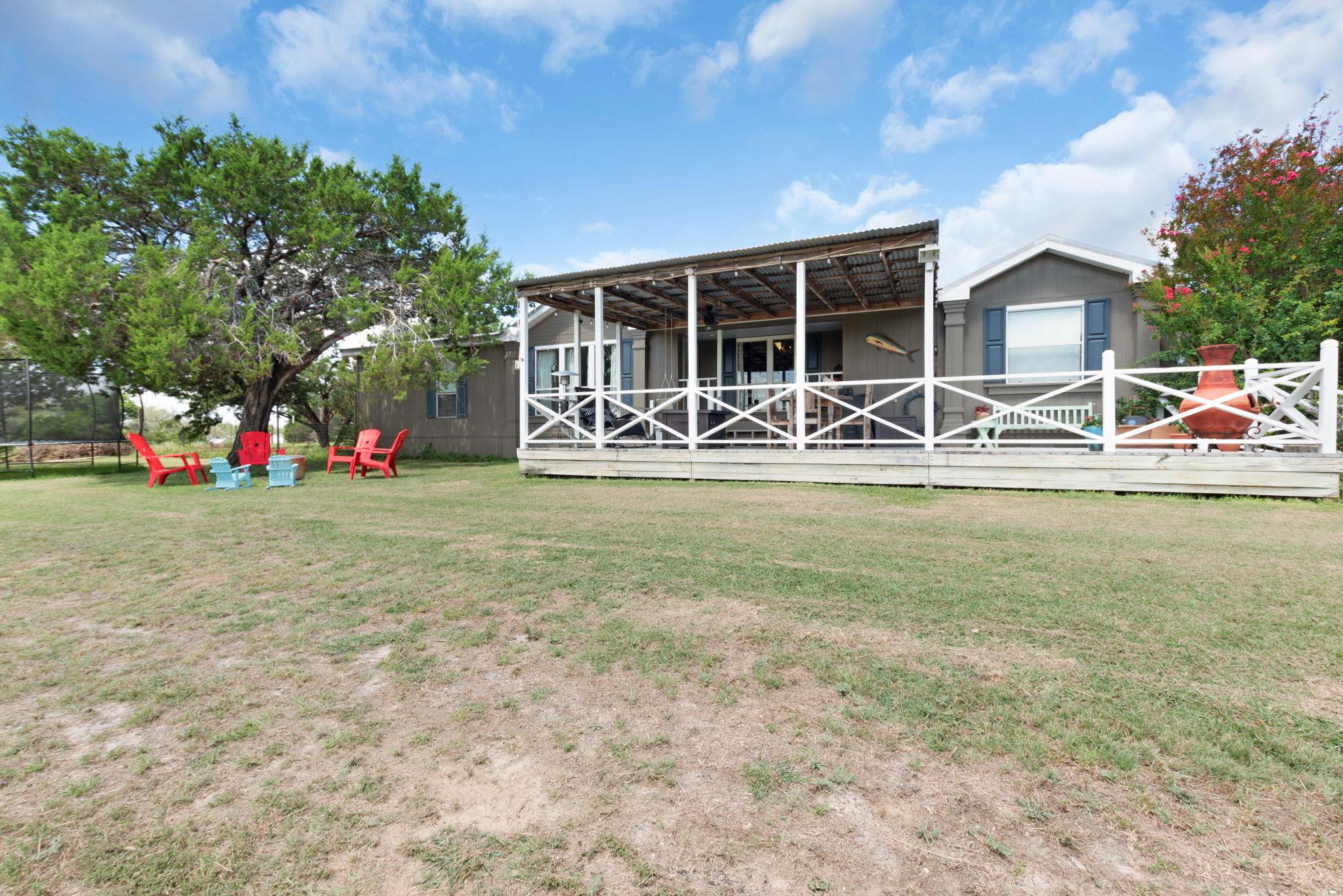 635 Ramms Dr, Florence, TX 76527