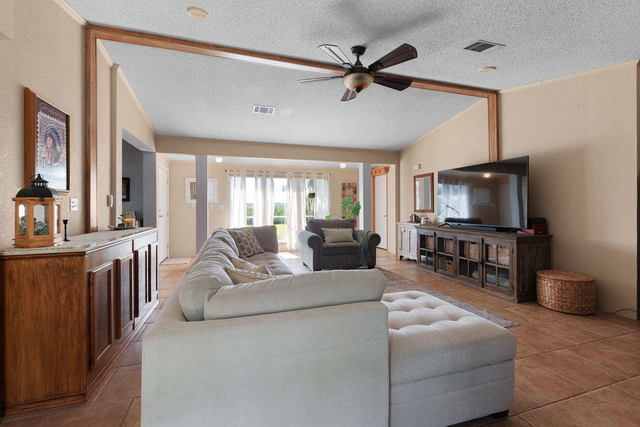 635 Ramms Dr, Florence, TX 76527