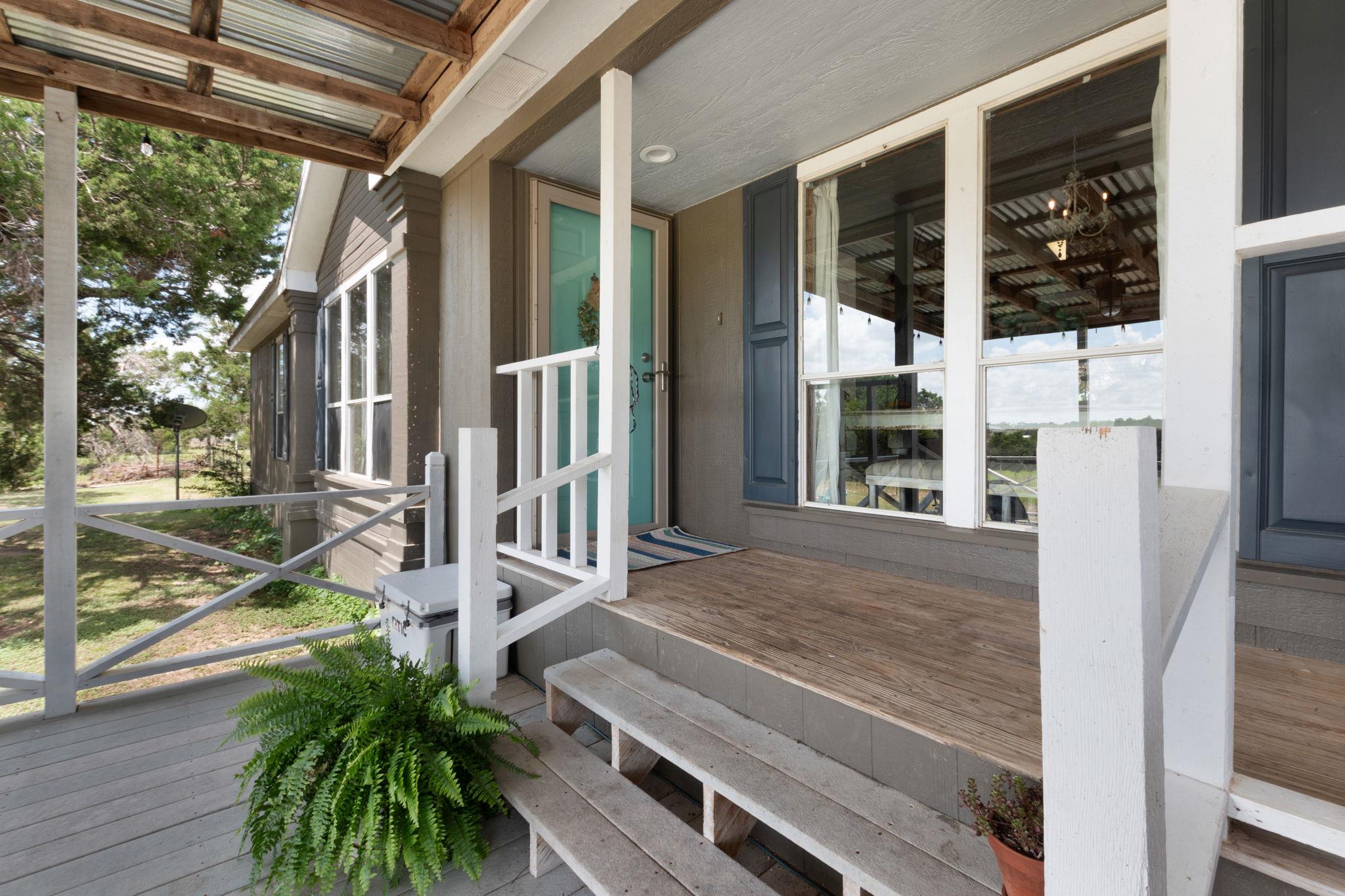 635 Ramms Dr, Florence, TX 76527