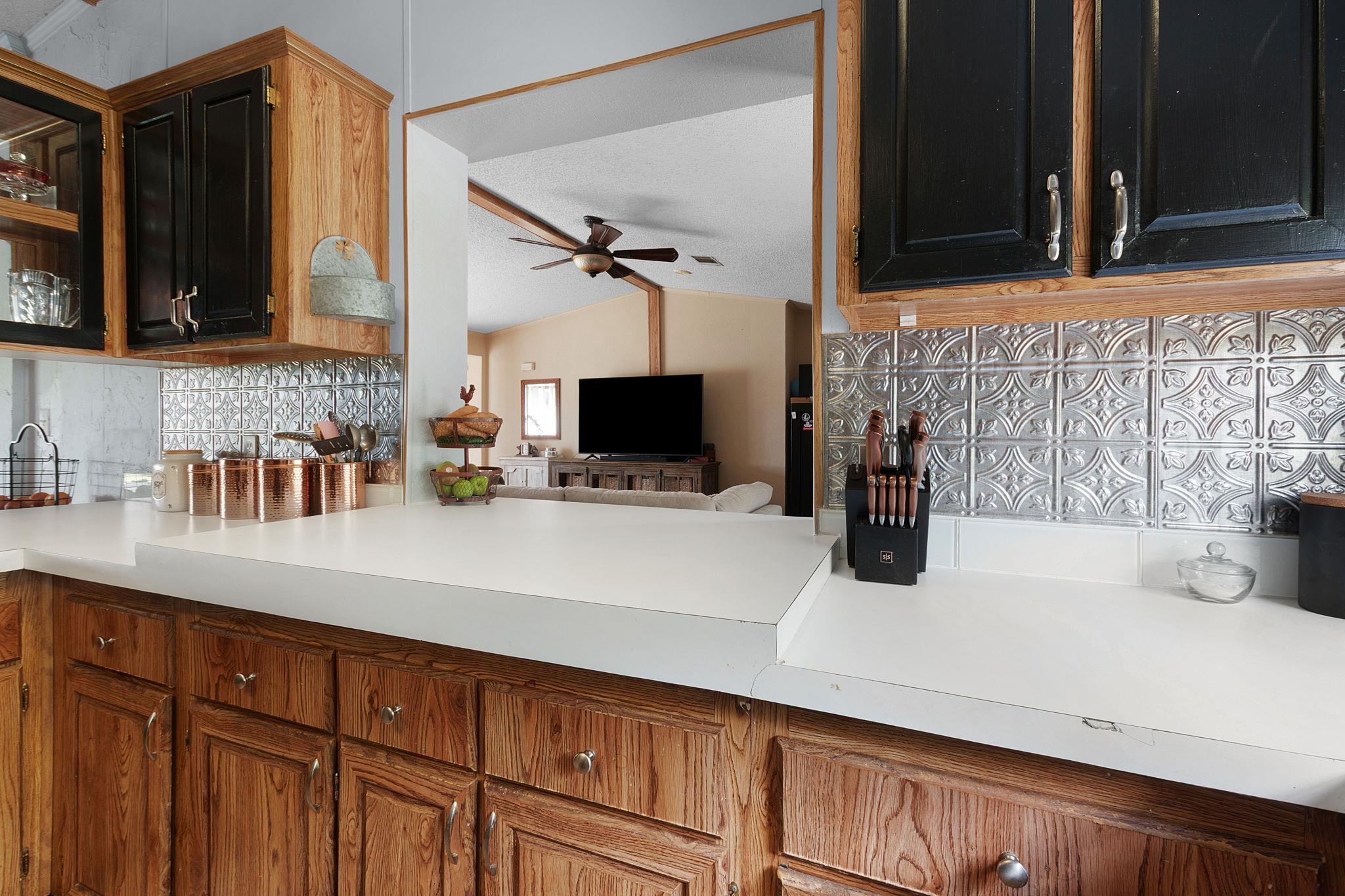 635 Ramms Dr, Florence, TX 76527