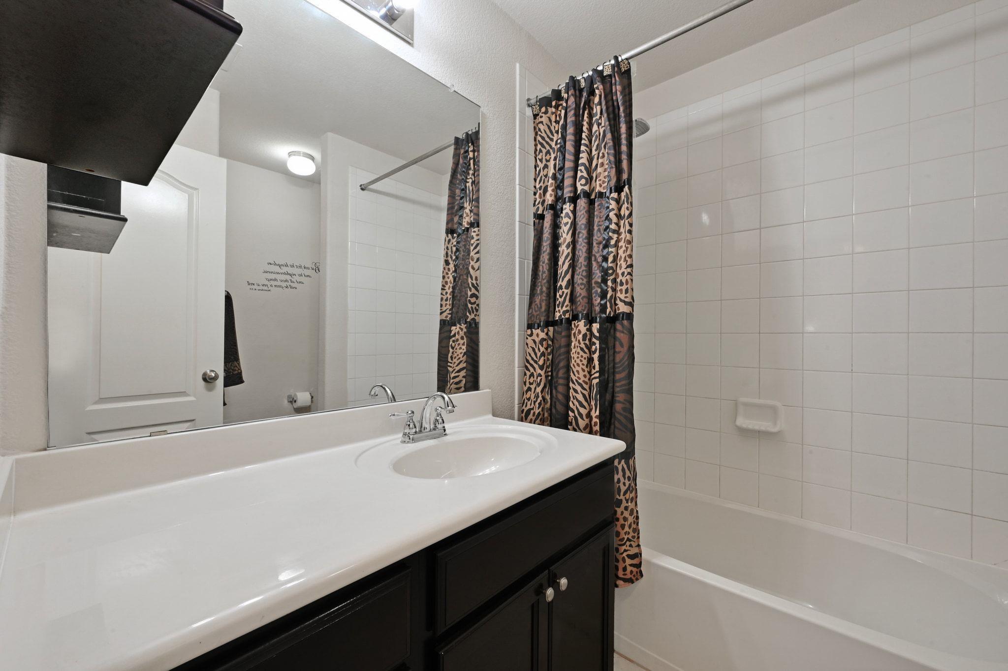 454 Pond View Pass, Buda, TX 78610