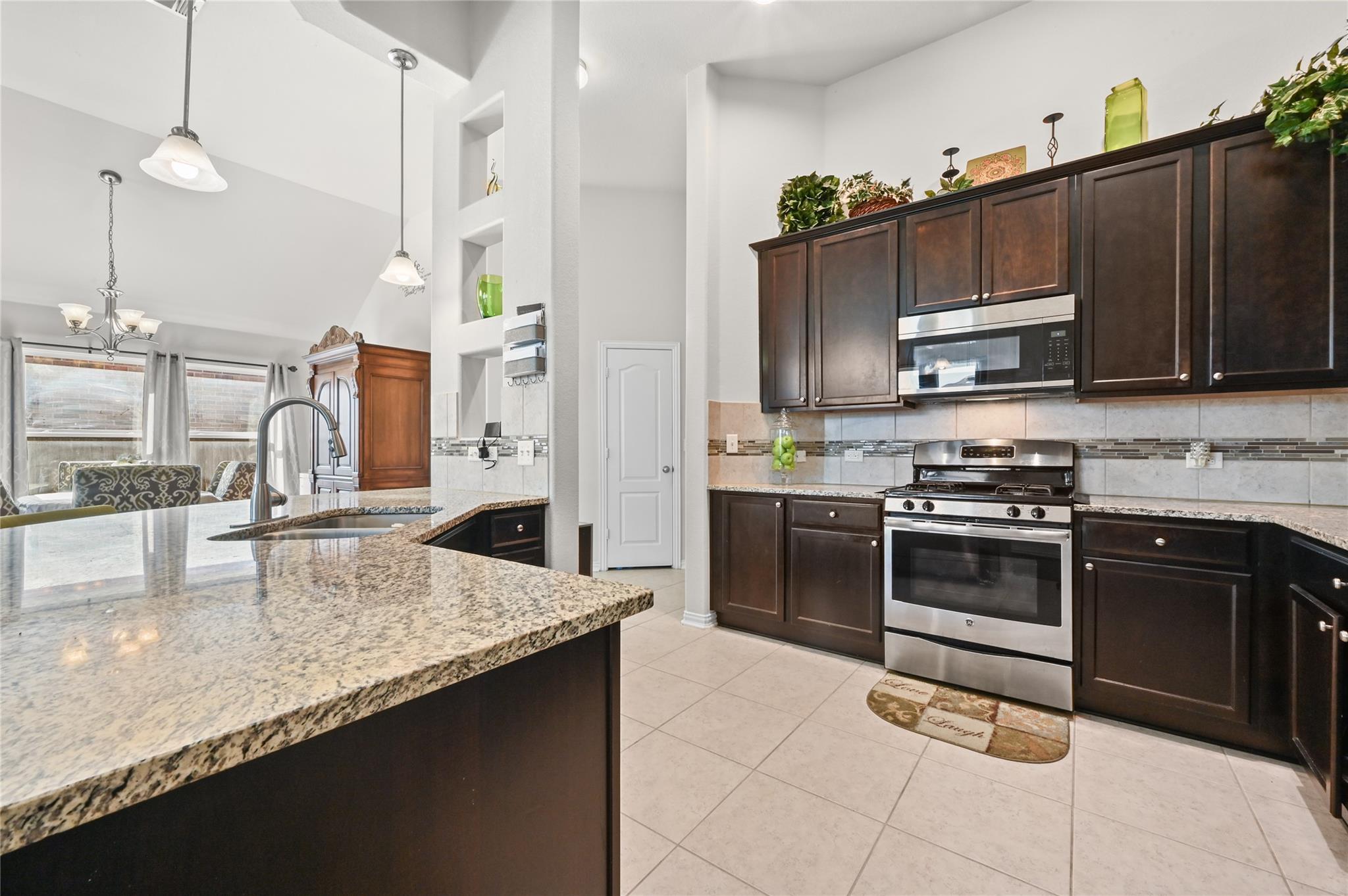 454 Pond View Pass, Buda, TX 78610