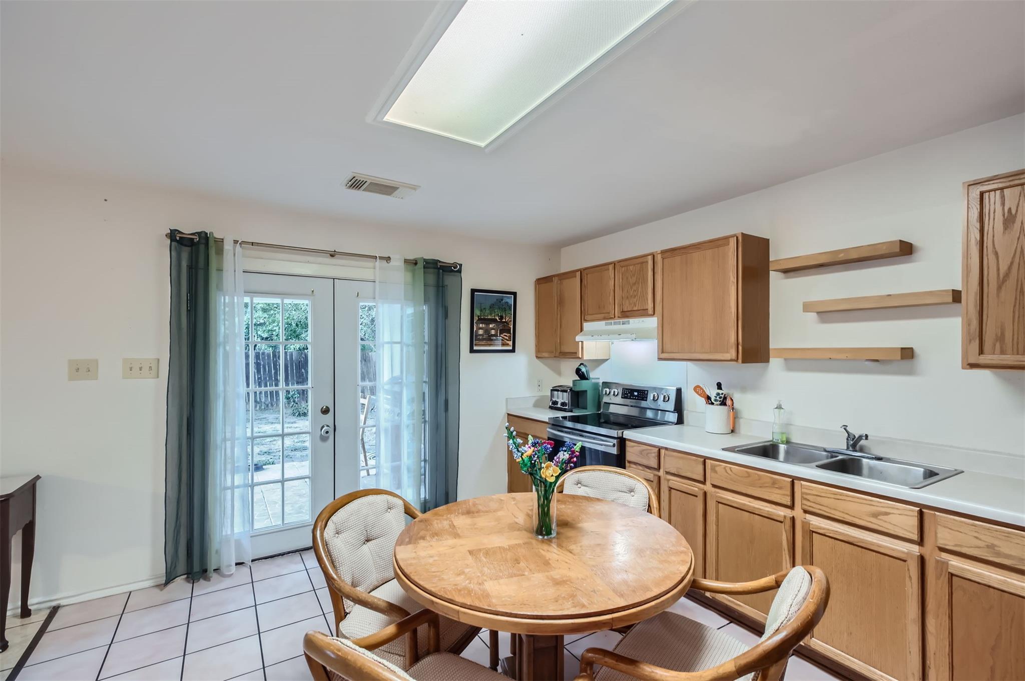 1049 Stone Trl, New Braunfels, TX 78130