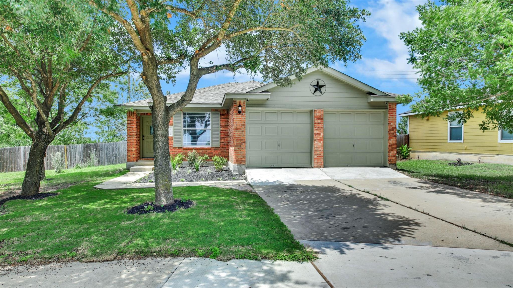 13124 Winecup Mallow Trl, Elgin, TX 78621