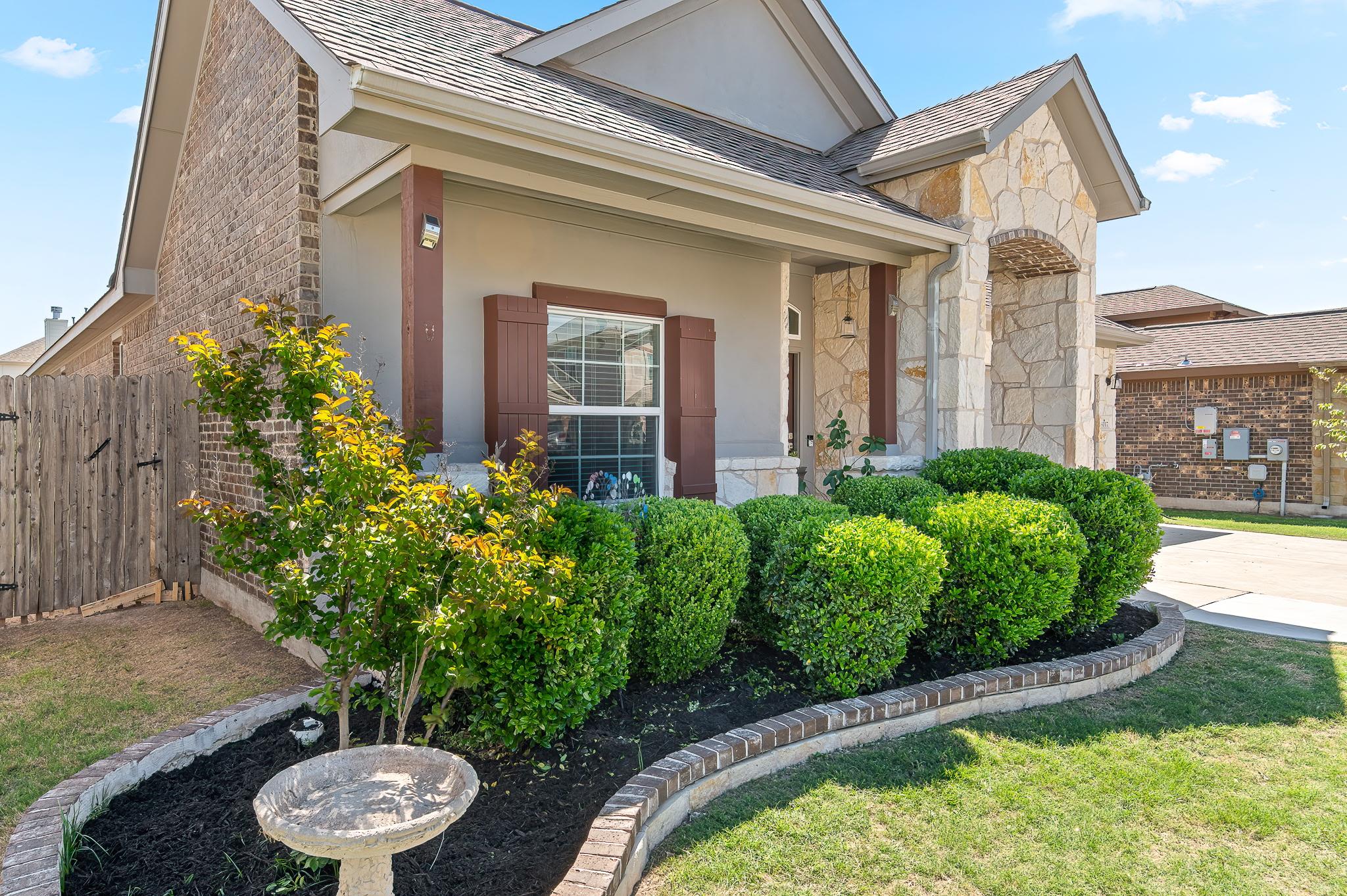 8017 Bassano Dr, Round Rock, TX 78665