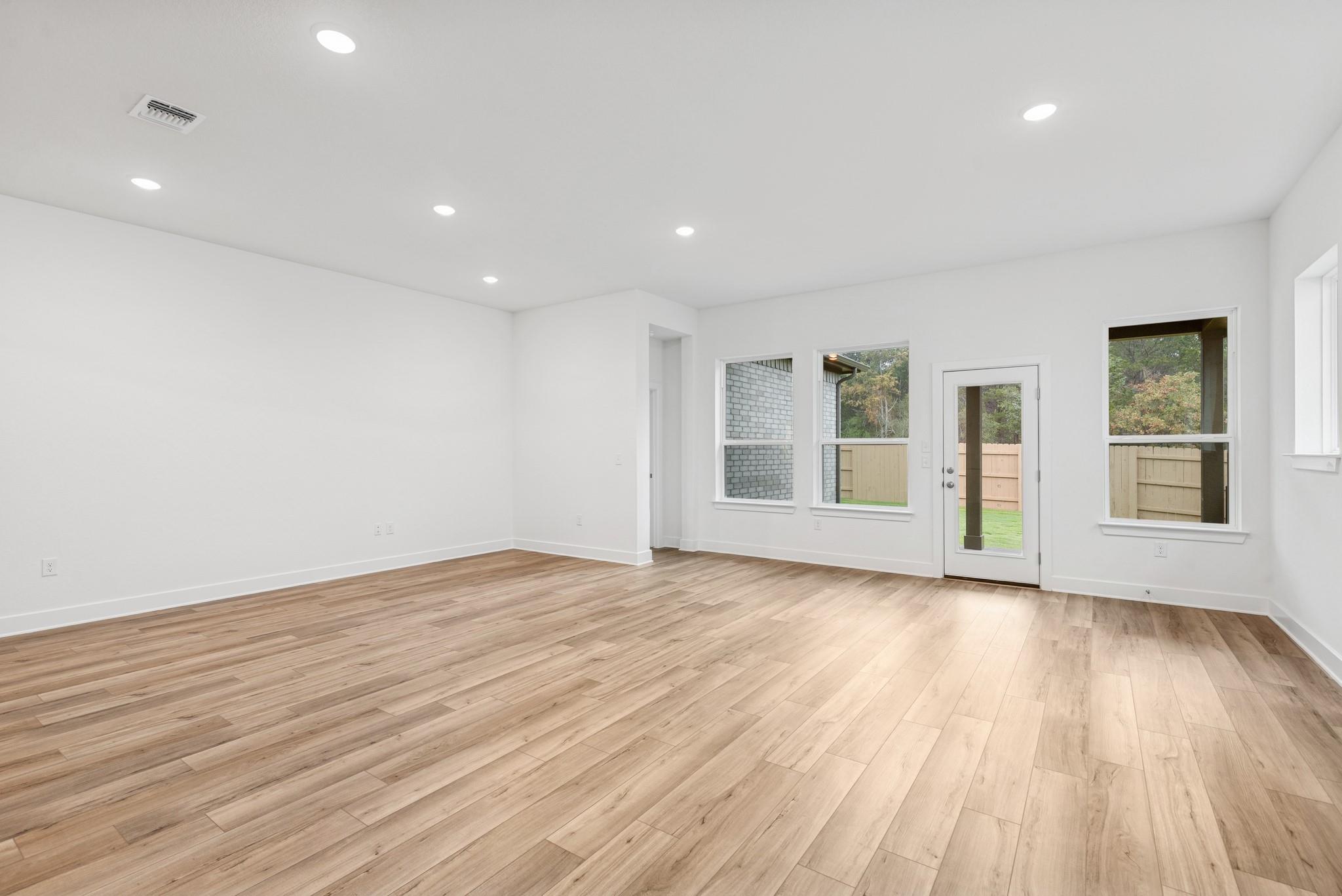 241 Coleto Trl, Bastrop, TX 78602