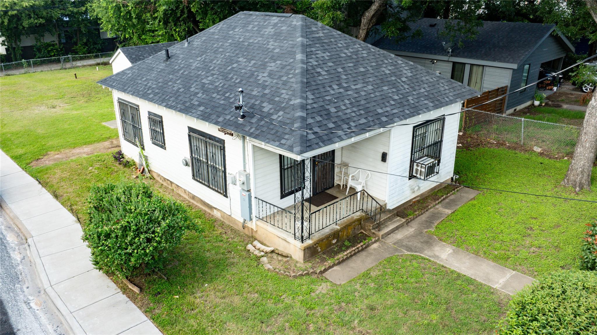 1909 E 14th St, Austin, TX 78702