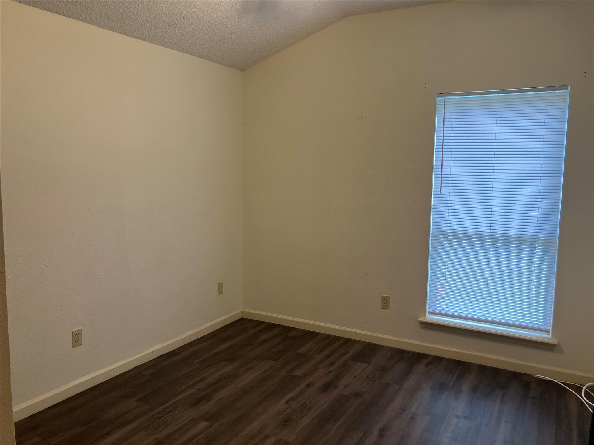 1302 N Bishop St, San Marcos, TX 78666