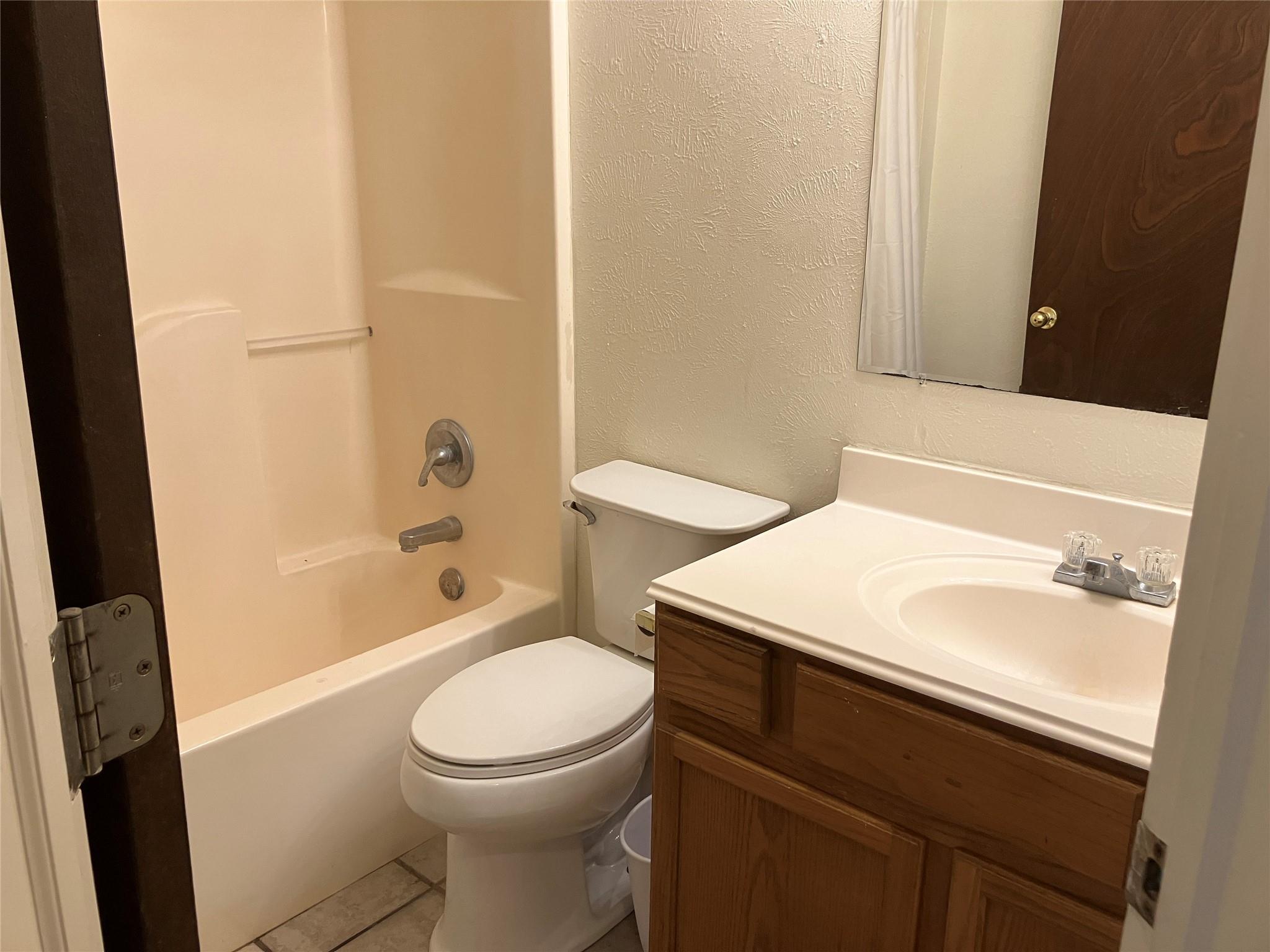 1302 N Bishop St, San Marcos, TX 78666