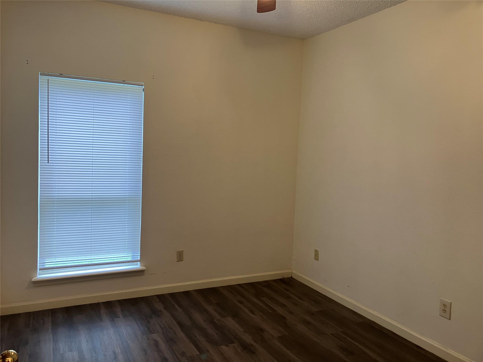 1302 N Bishop St, San Marcos, TX 78666