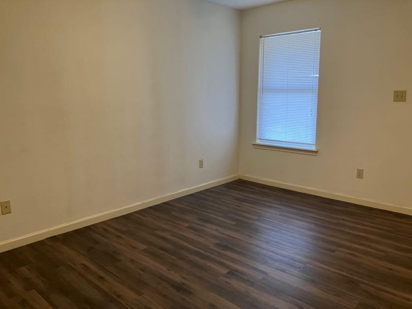 1302 N Bishop St, San Marcos, TX 78666