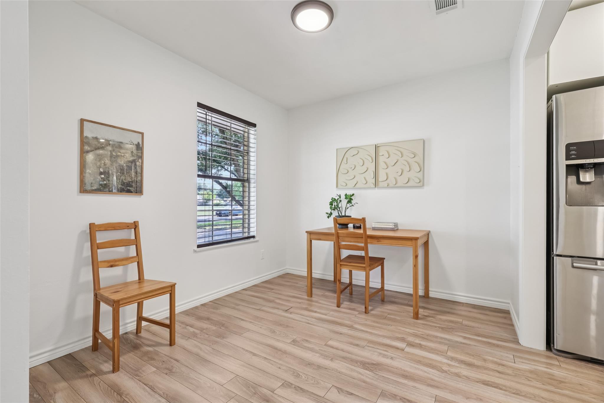 2305 Gladnell St, Taylor, TX 76574