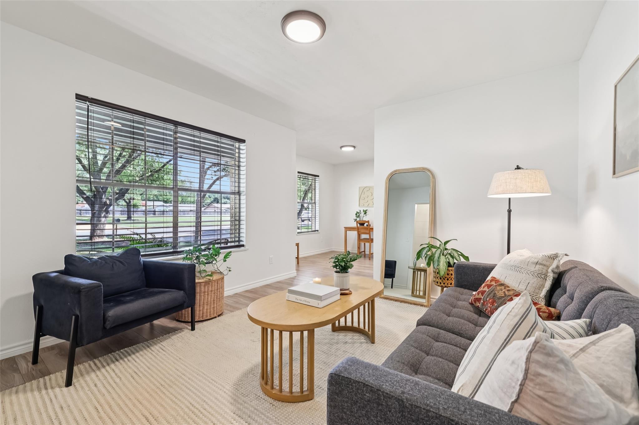 2305 Gladnell St, Taylor, TX 76574