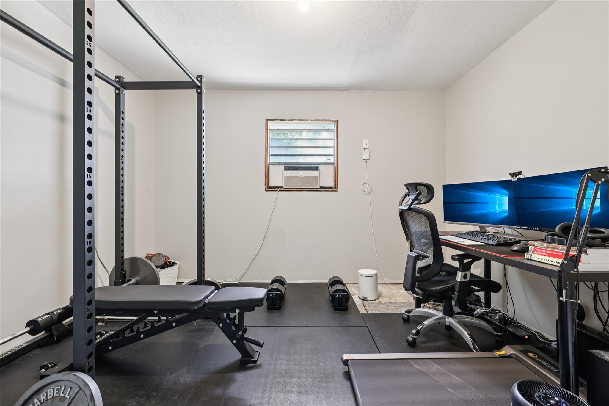 2305 Gladnell St, Taylor, TX 76574