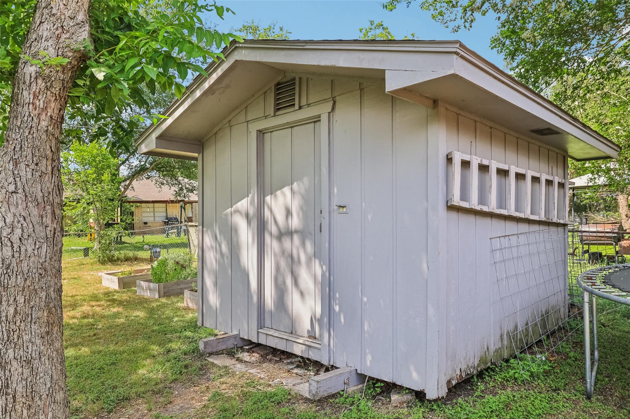 2305 Gladnell St, Taylor, TX 76574