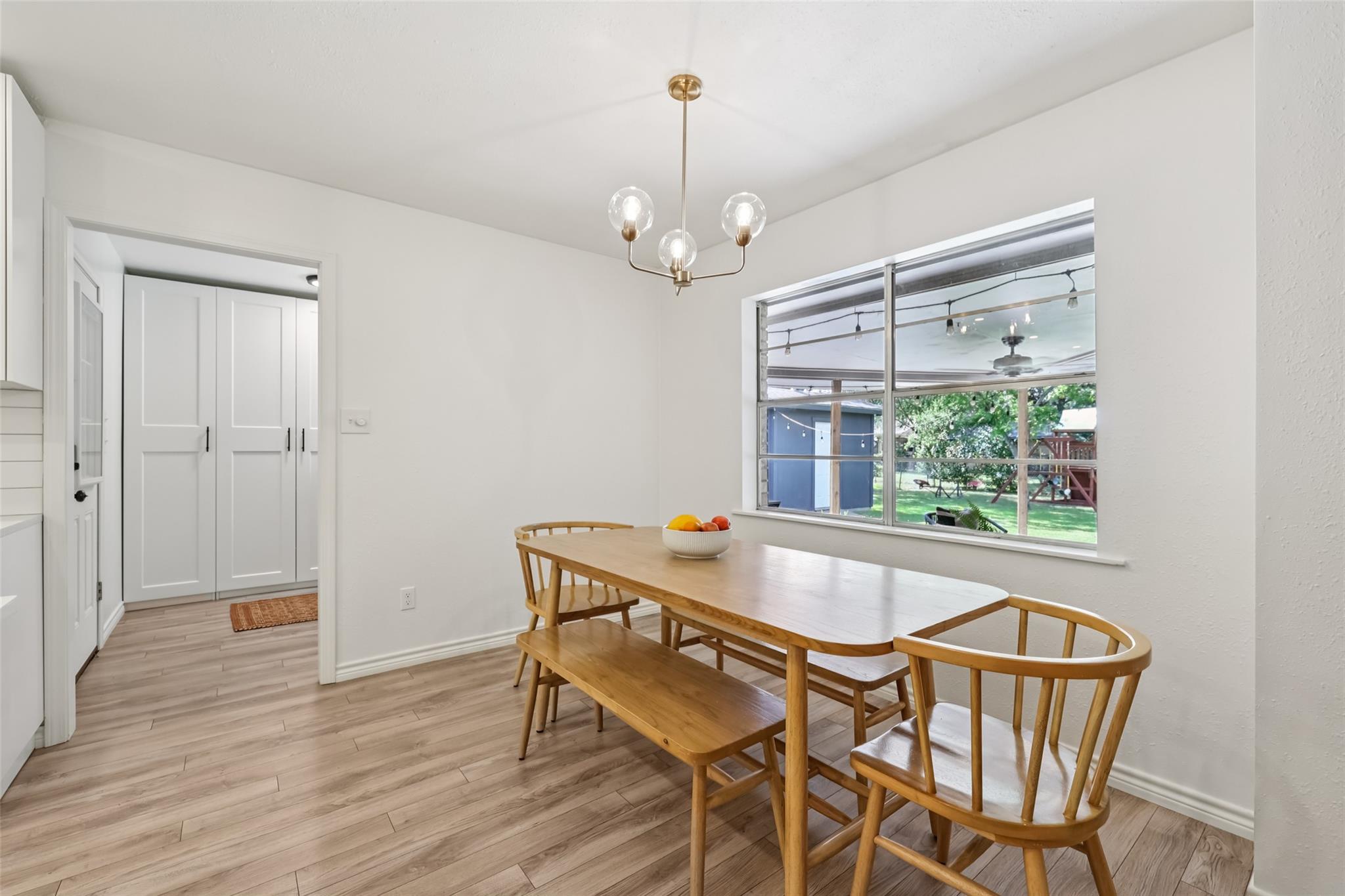 2305 Gladnell St, Taylor, TX 76574