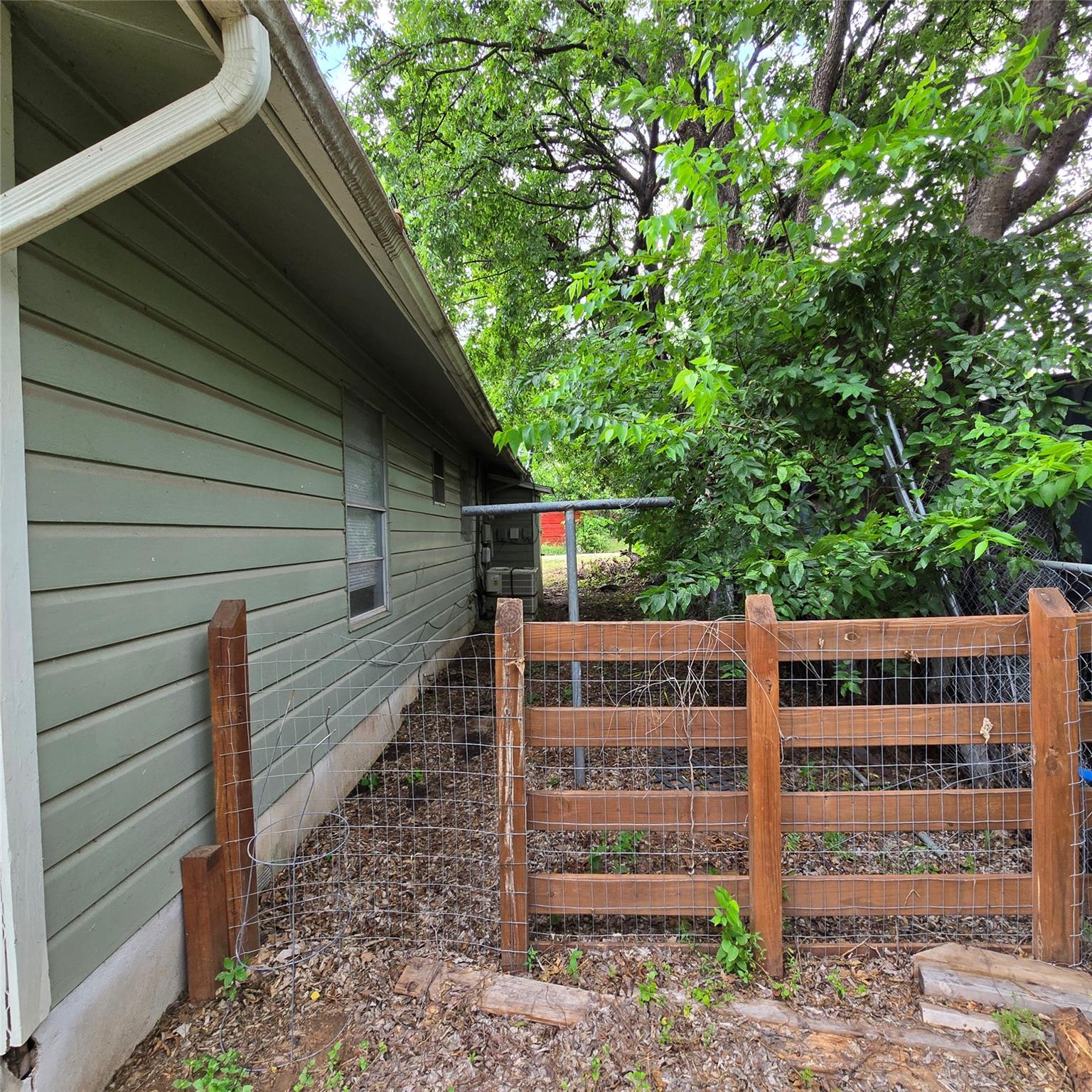 1403 S Salina St W, Austin, TX 78702