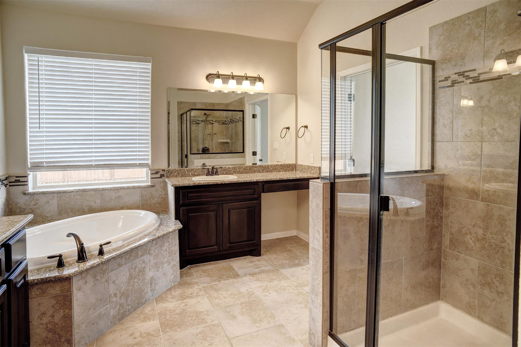 285 Chisholm Trl, Bastrop, TX 78602