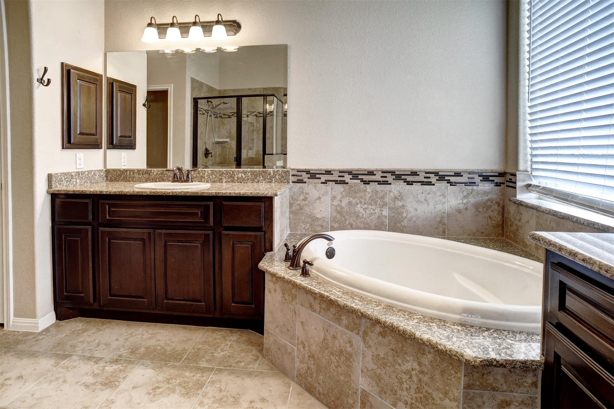 285 Chisholm Trl, Bastrop, TX 78602