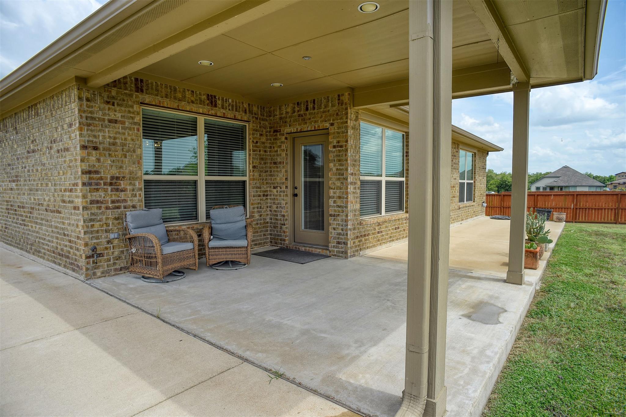 285 Chisholm Trl, Bastrop, TX 78602