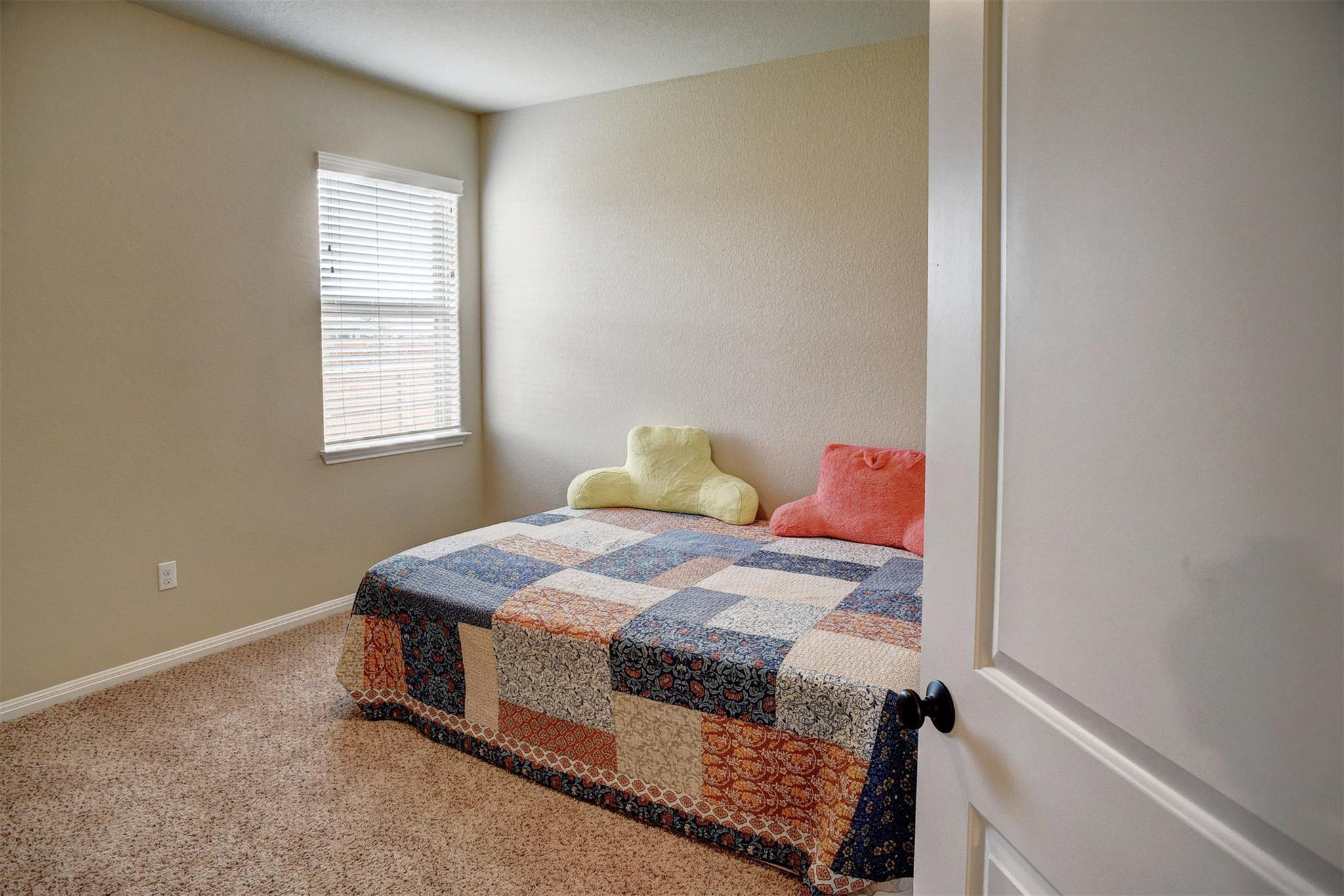 285 Chisholm Trl, Bastrop, TX 78602
