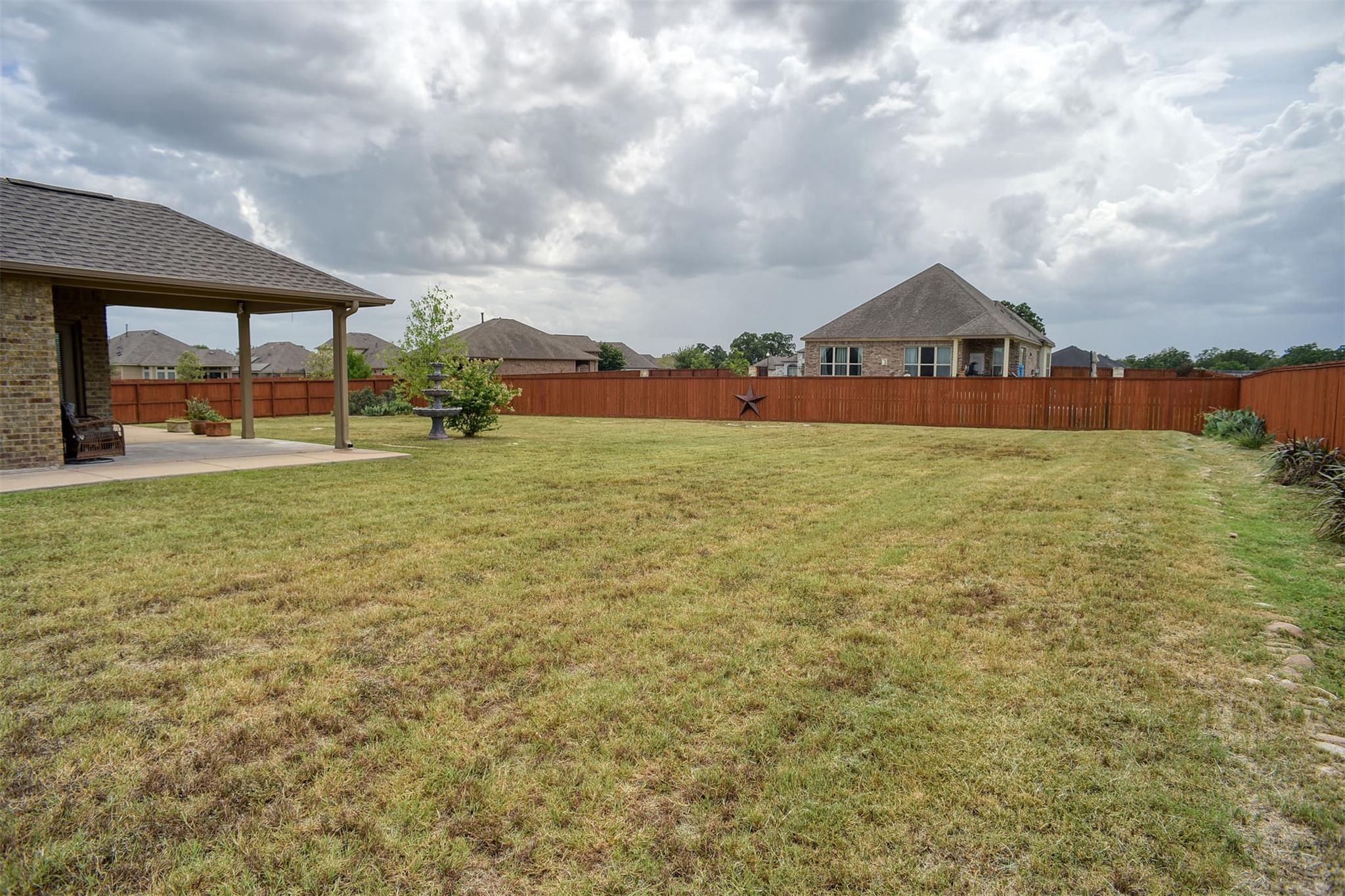 285 Chisholm Trl, Bastrop, TX 78602
