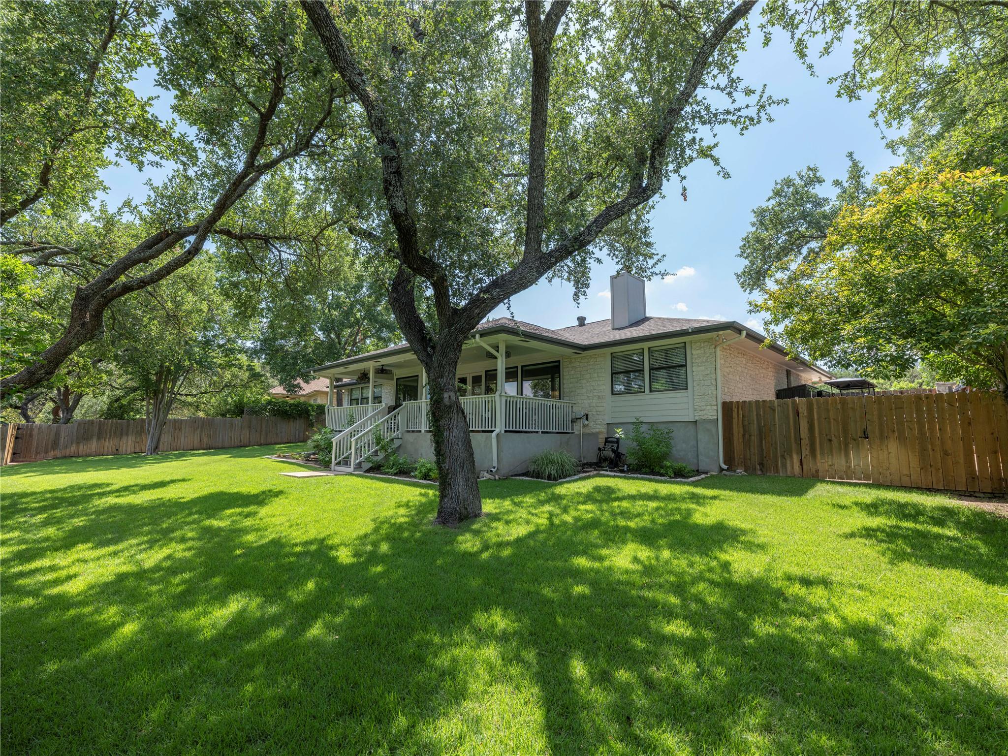 121 Copperleaf Rd, Lakeway, TX 78734