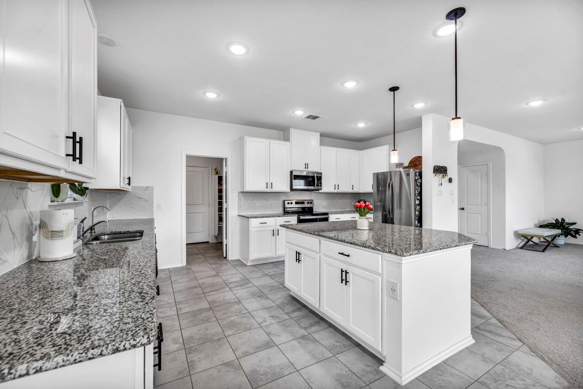 232 Bougainvillea Loop NW, Georgetown, TX 78626