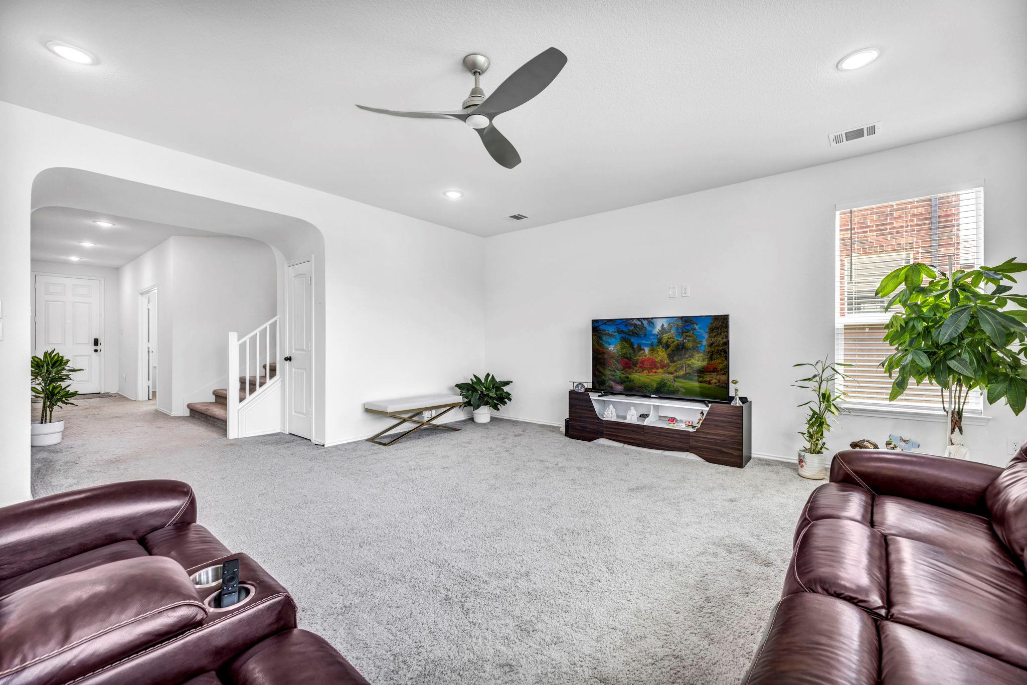232 Bougainvillea Loop NW, Georgetown, TX 78626