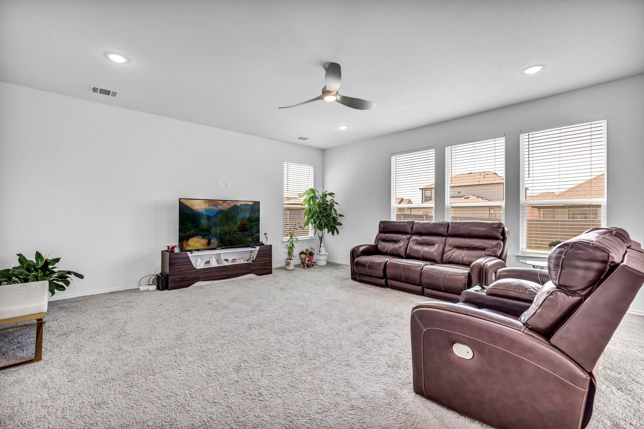 232 Bougainvillea Loop NW, Georgetown, TX 78626