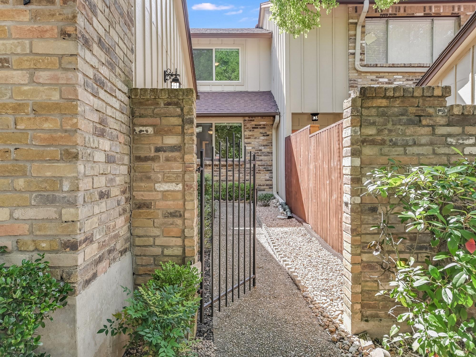8314 Bent Tree Rd, Austin, TX 78759