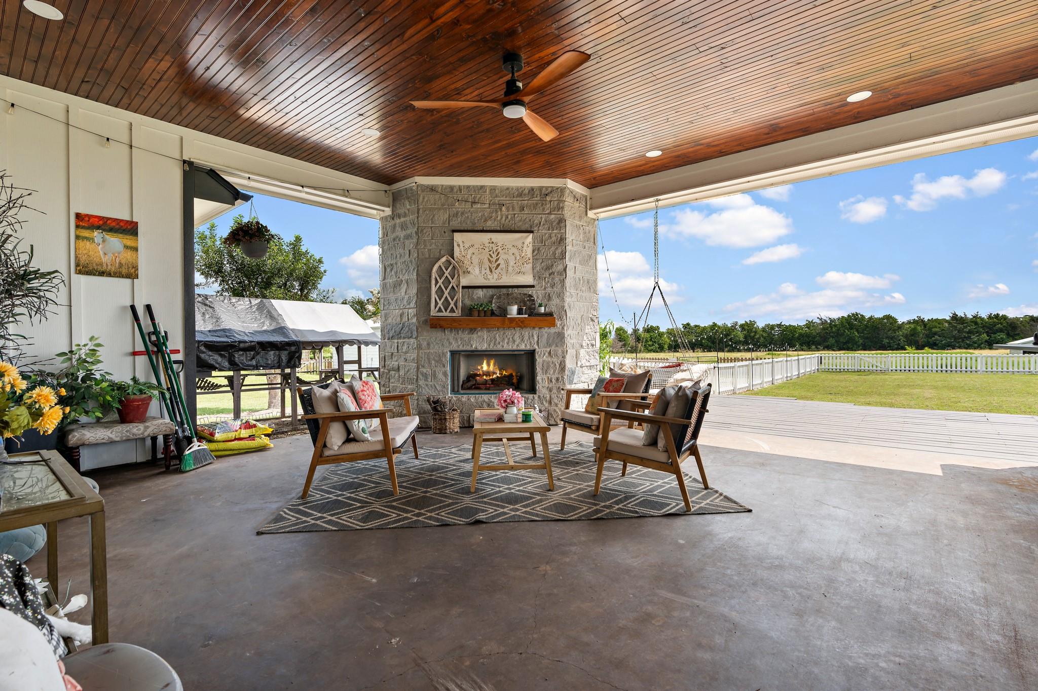 633 N Stovall Dr, Robinson, TX 76706