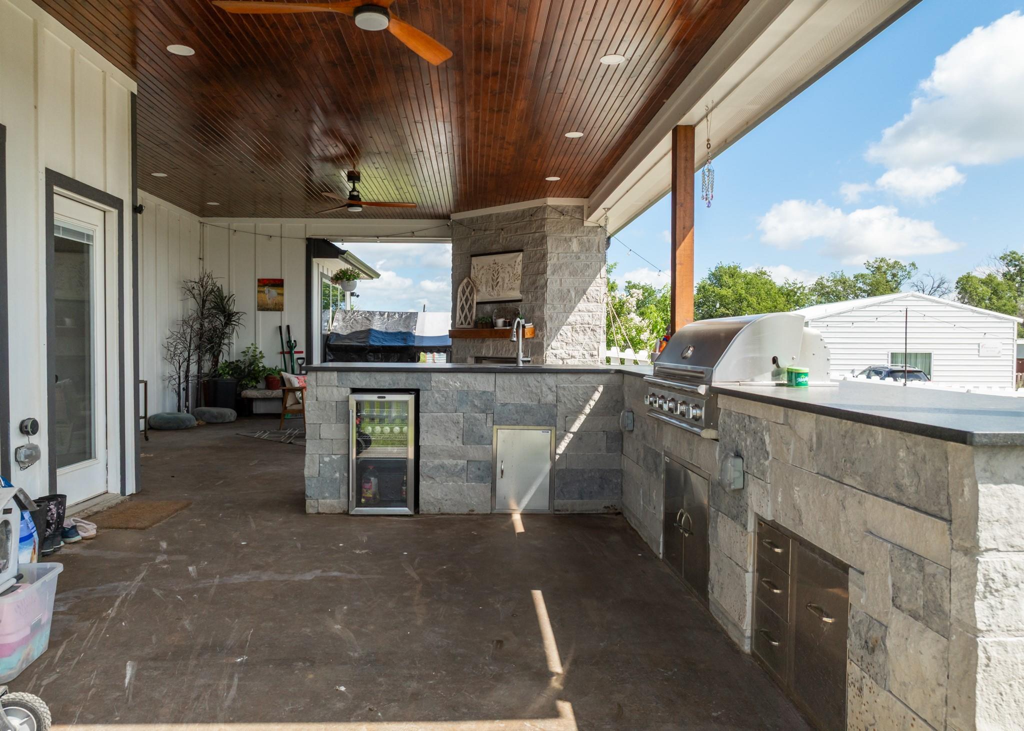 633 N Stovall Dr, Robinson, TX 76706