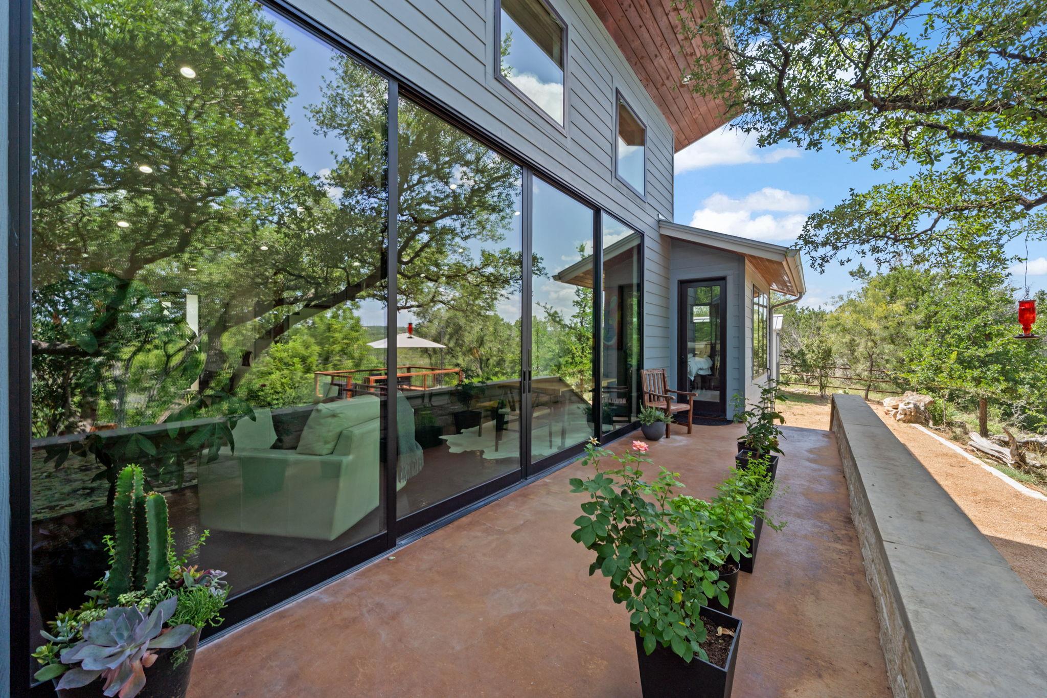 172 Bluff Trl, Dripping Springs, TX 78620